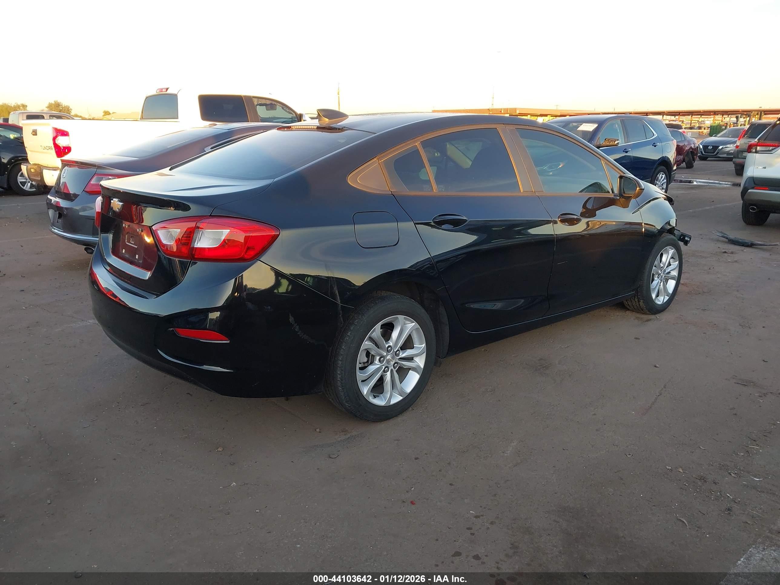 CHEVROLET CRUZE image 4