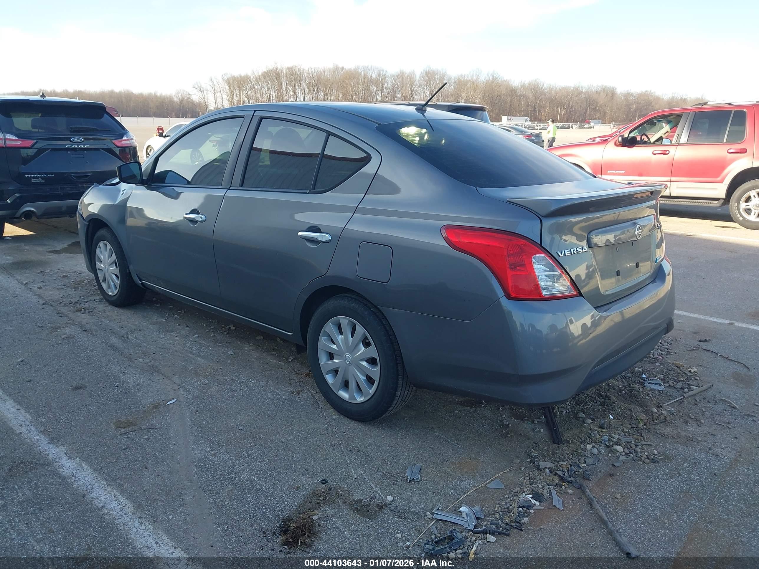 NISSAN VERSA image 3