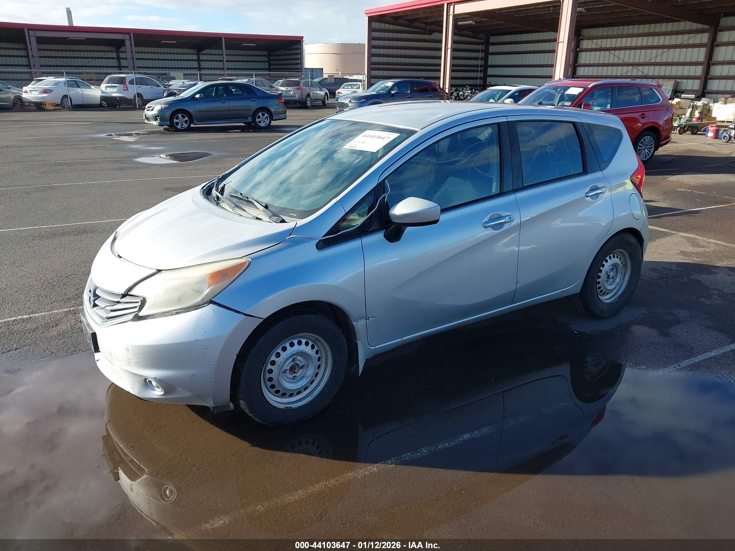 NISSAN VERSA image 2