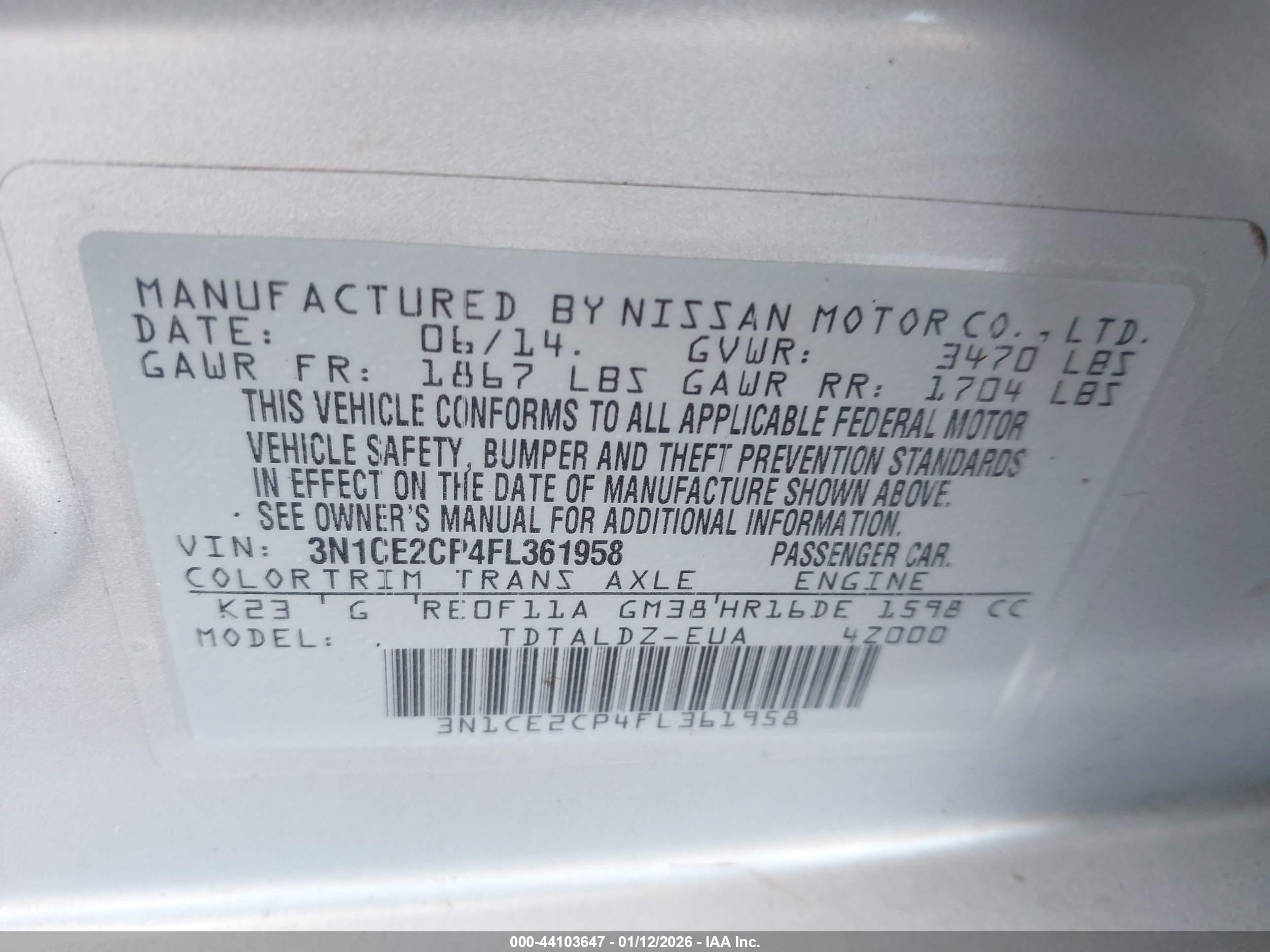 NISSAN VERSA image 9