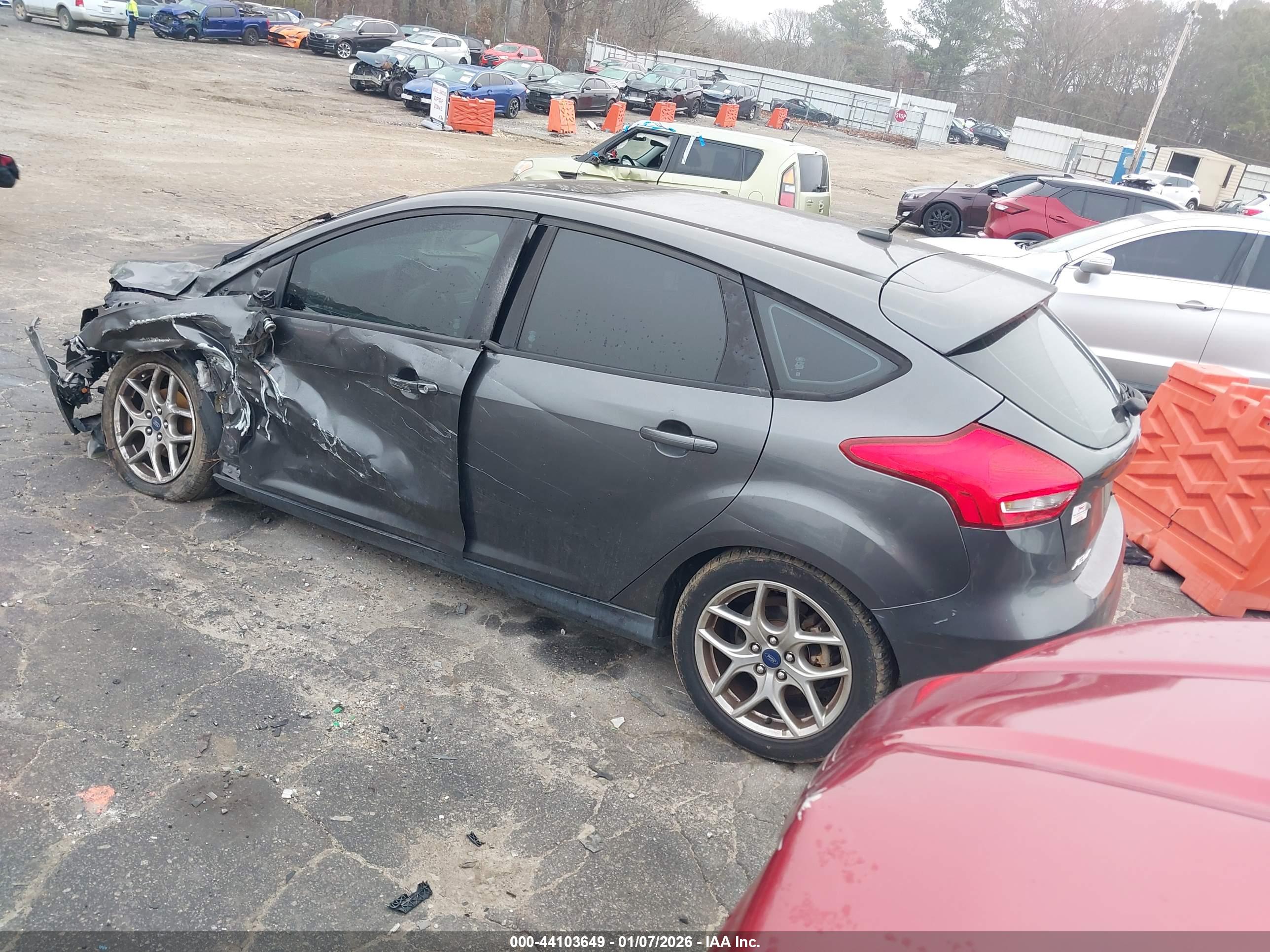 FORD FOCUS image 3