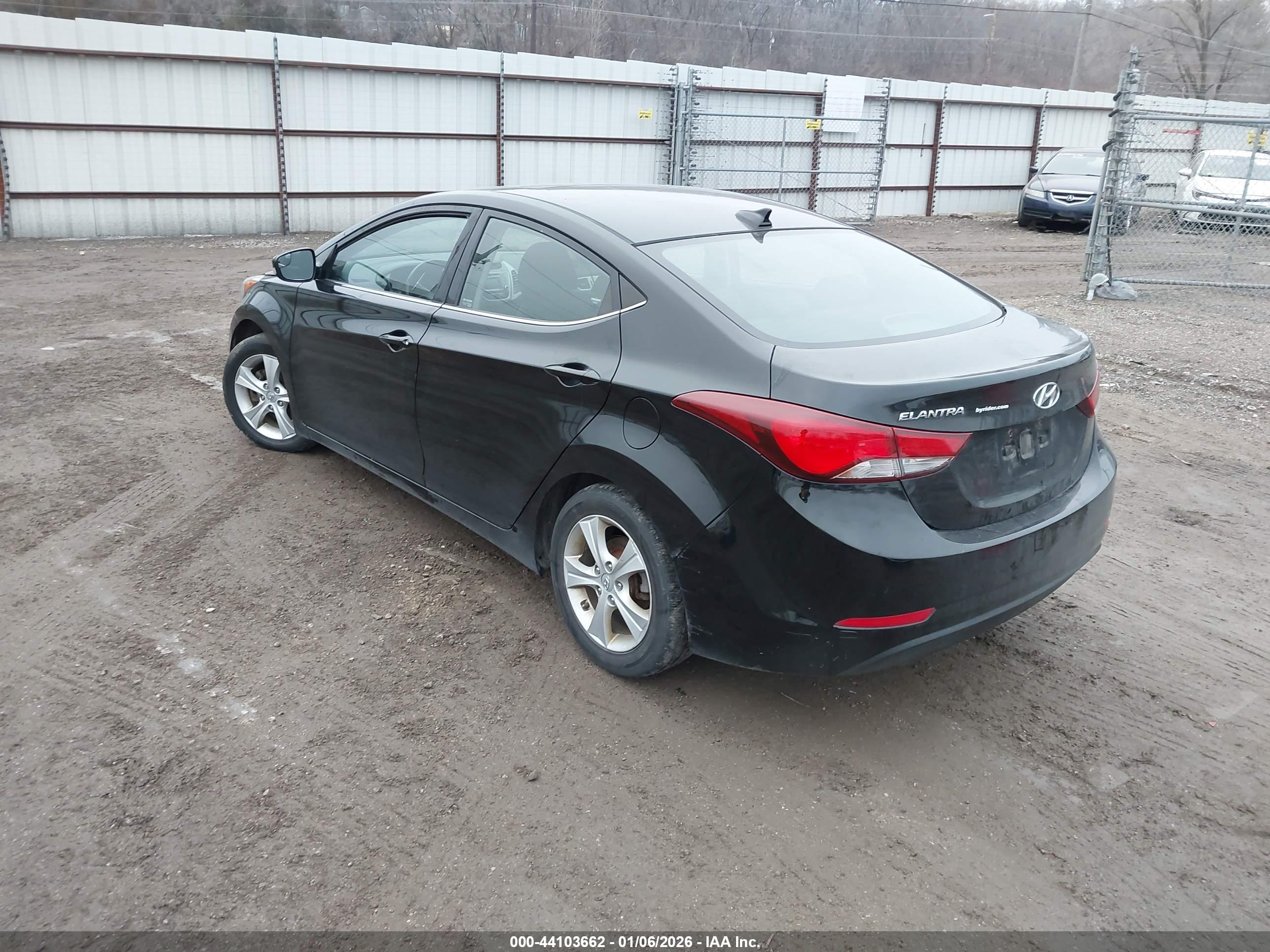 HYUNDAI ELANTRA image 3