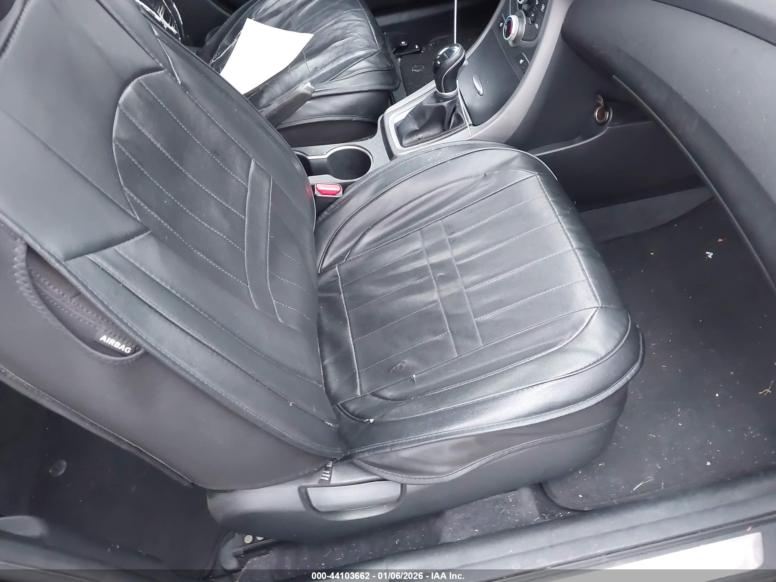 HYUNDAI ELANTRA image 5