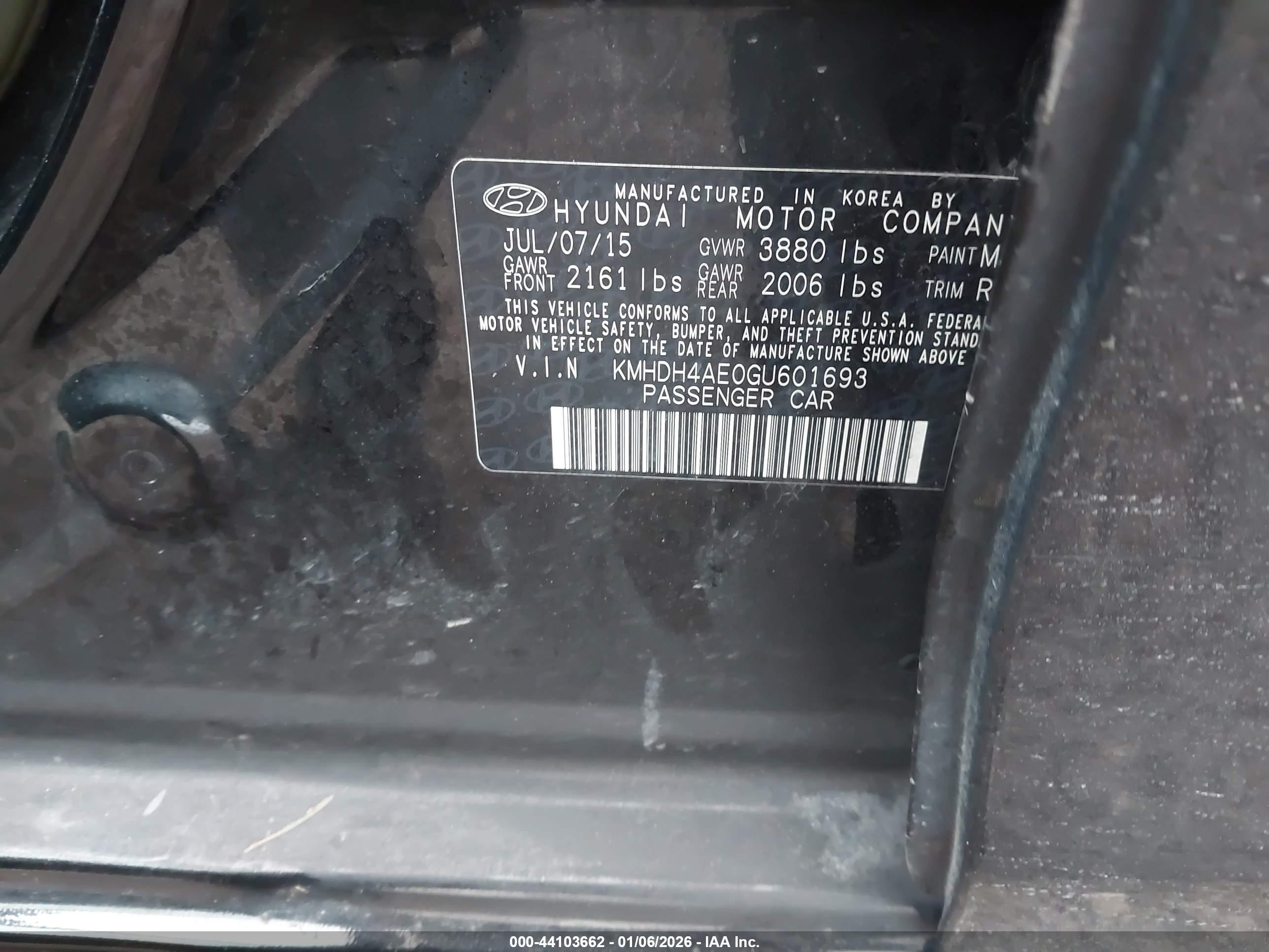 HYUNDAI ELANTRA image 9