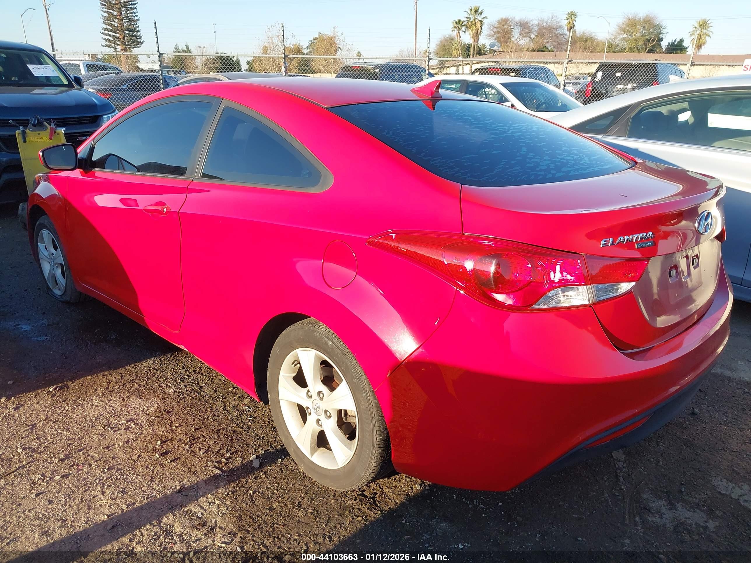 HYUNDAI ELANTRA image 3