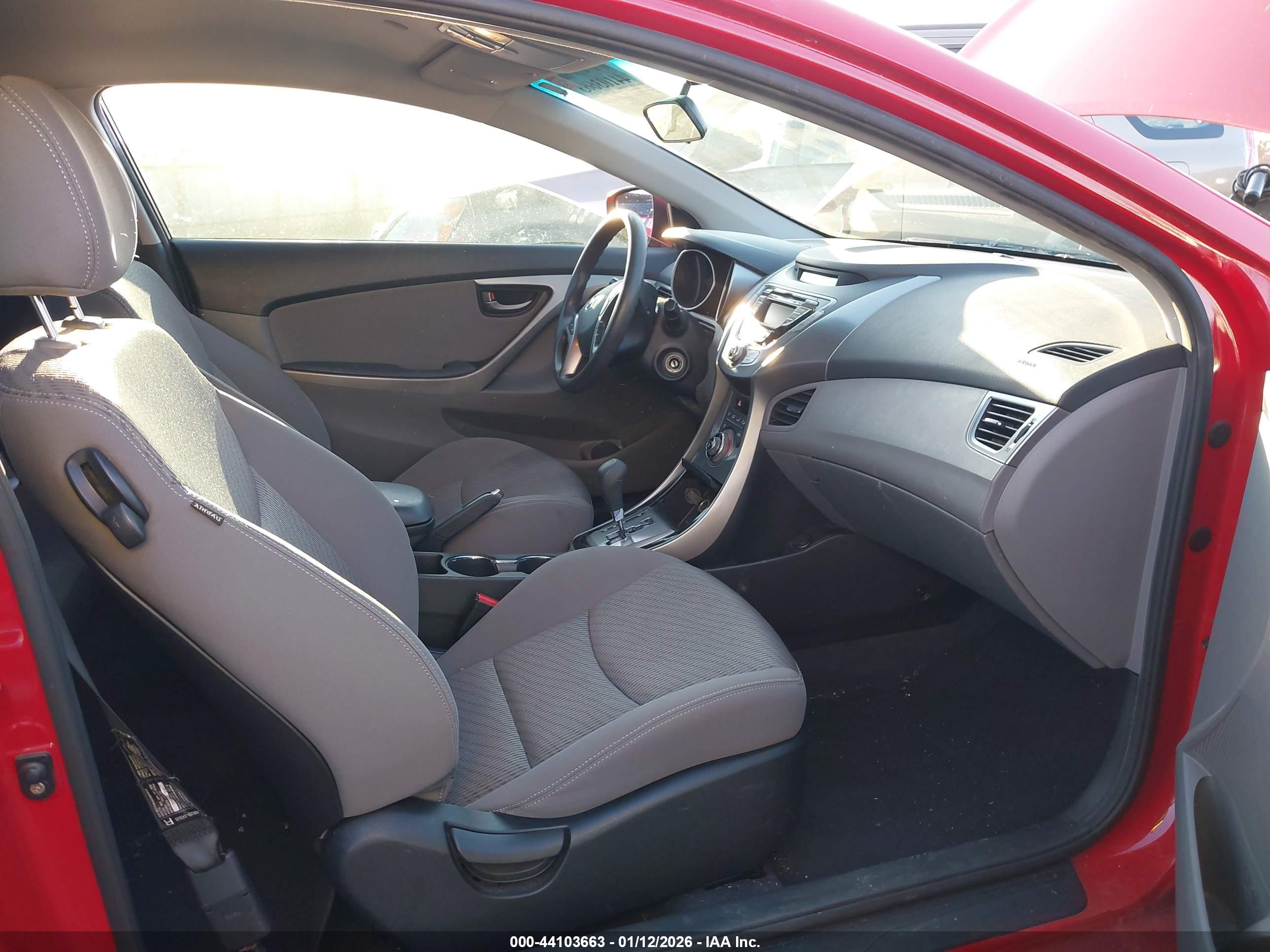 HYUNDAI ELANTRA image 5