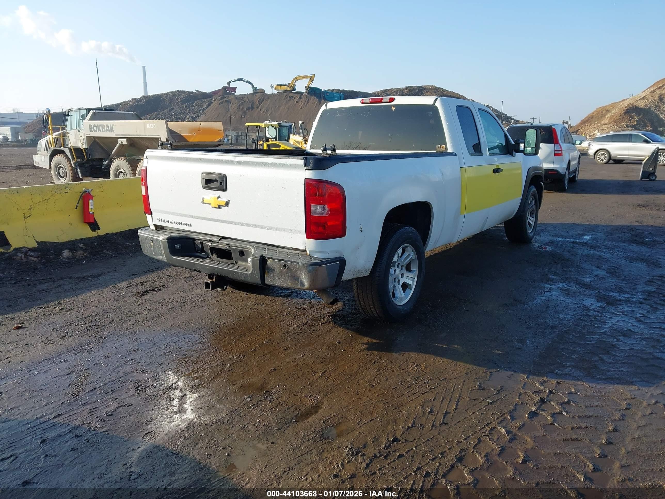 CHEVROLET SILVERADO image 4