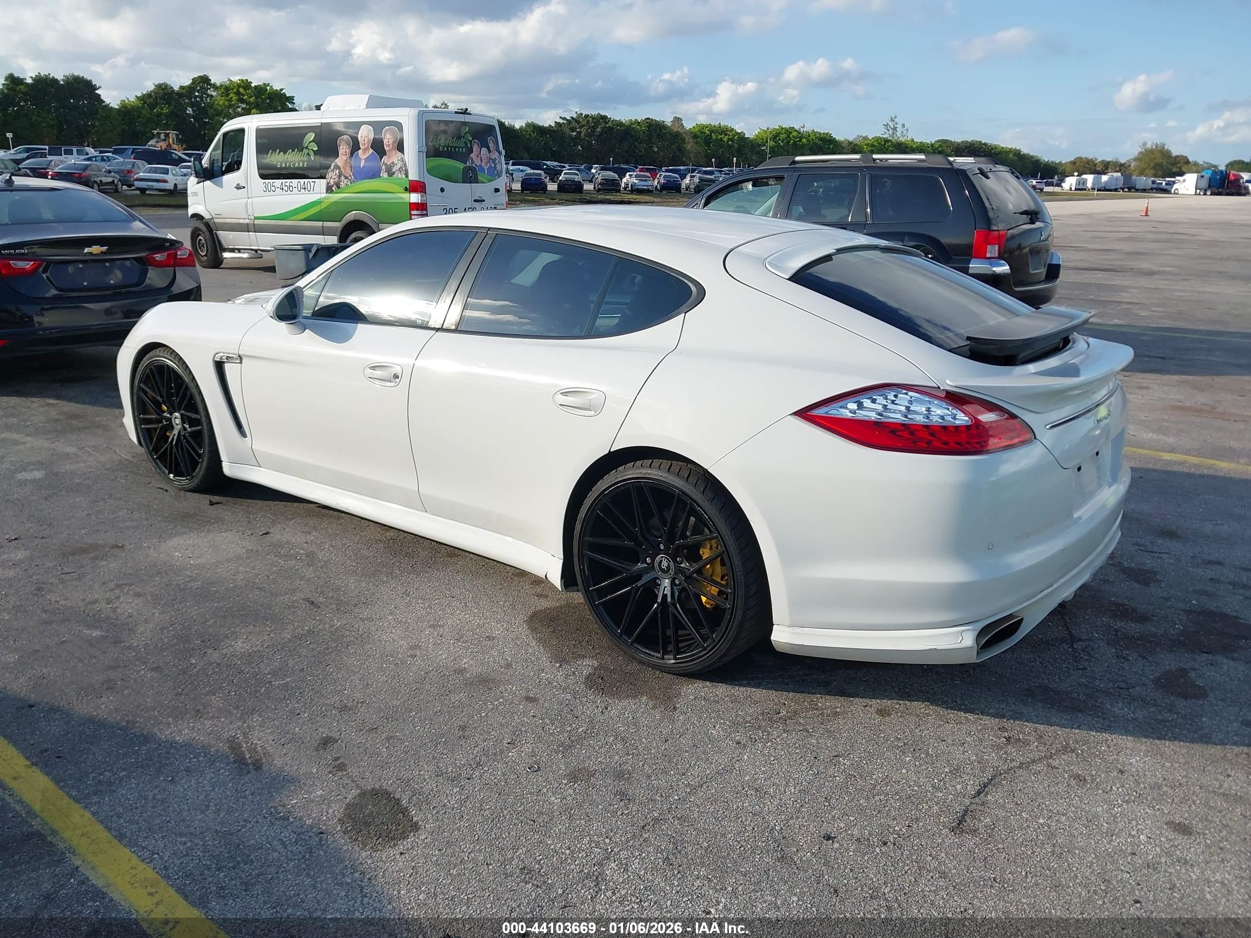PORSCHE PANAMERA image 3