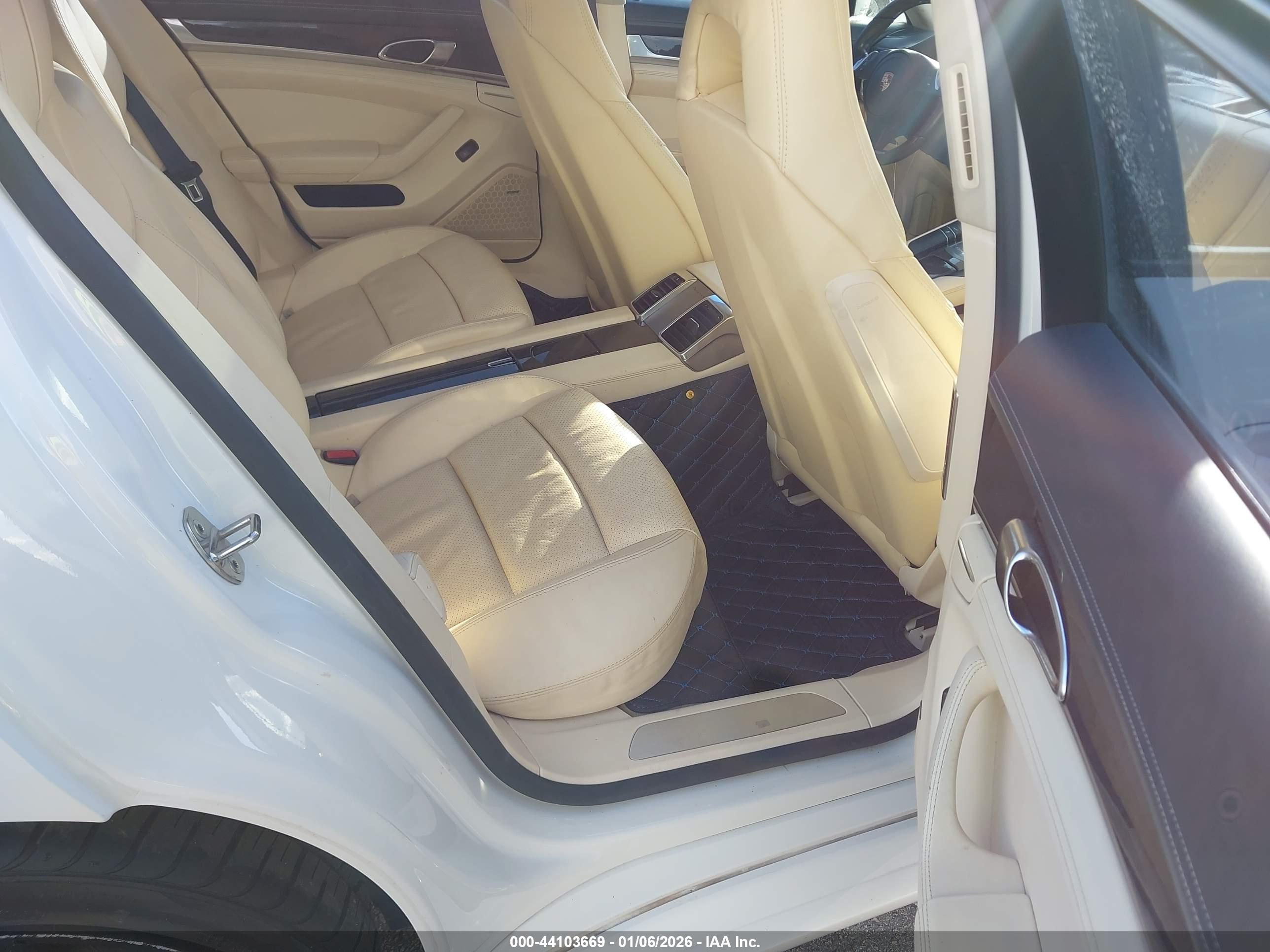 PORSCHE PANAMERA image 8