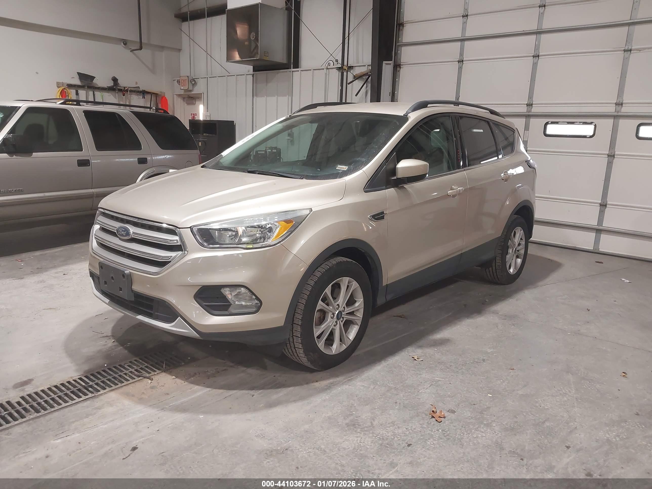 FORD ESCAPE image 2
