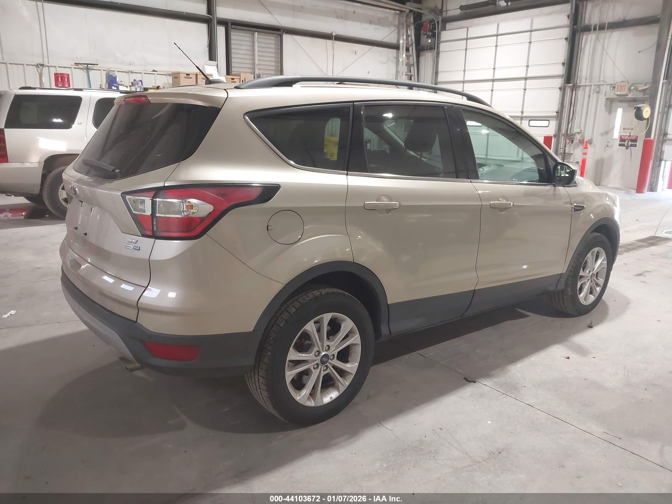 FORD ESCAPE image 4