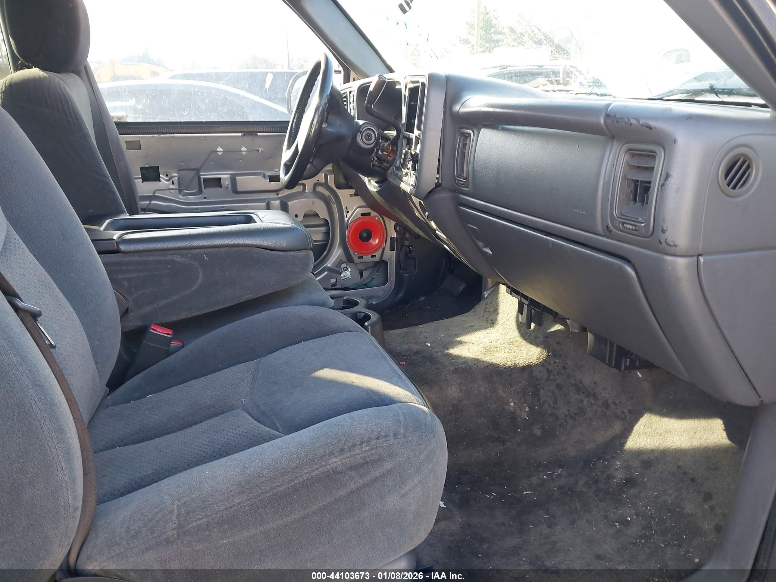 CHEVROLET SILVERADO image 5