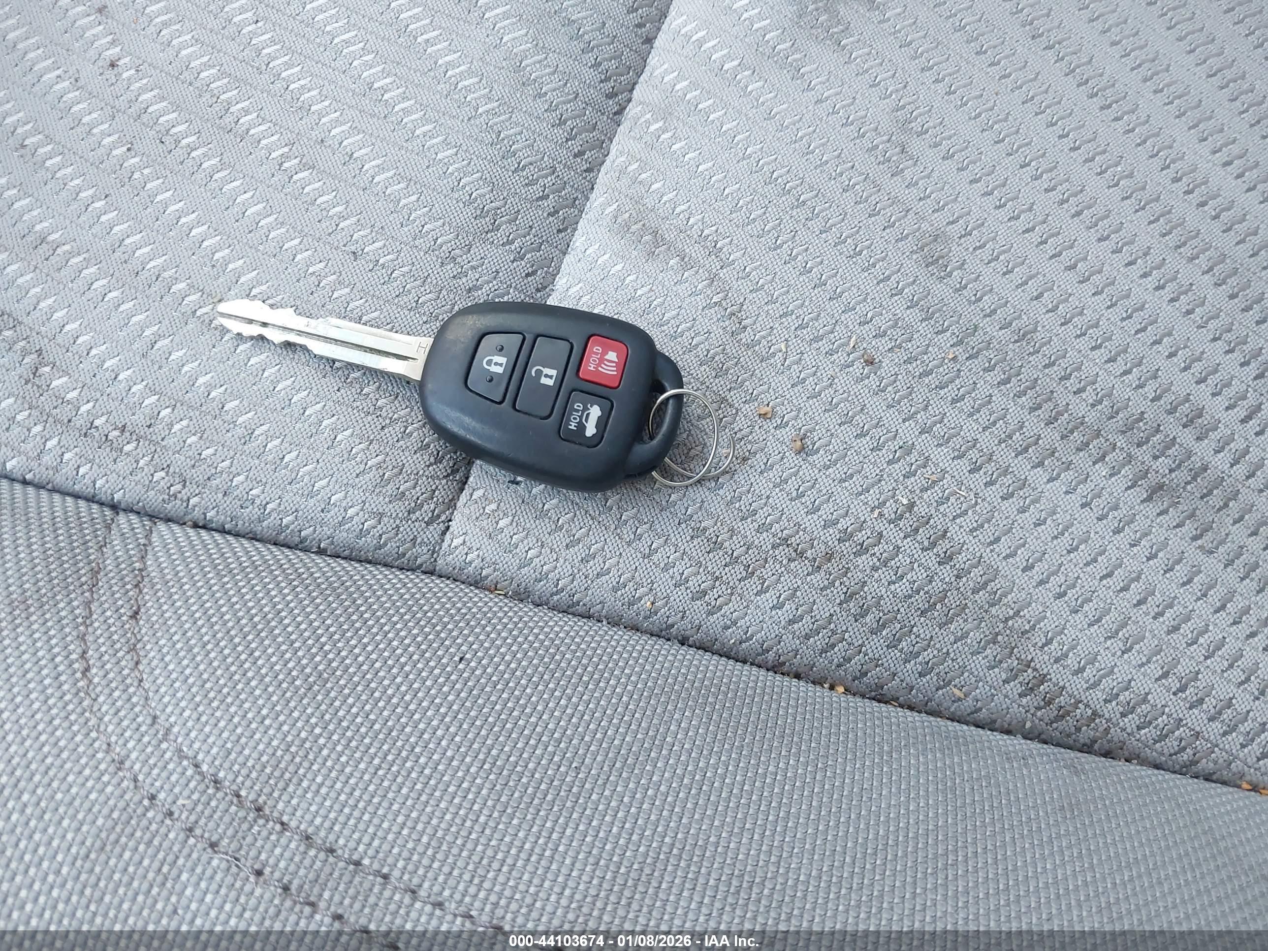 TOYOTA CAMRY image 11