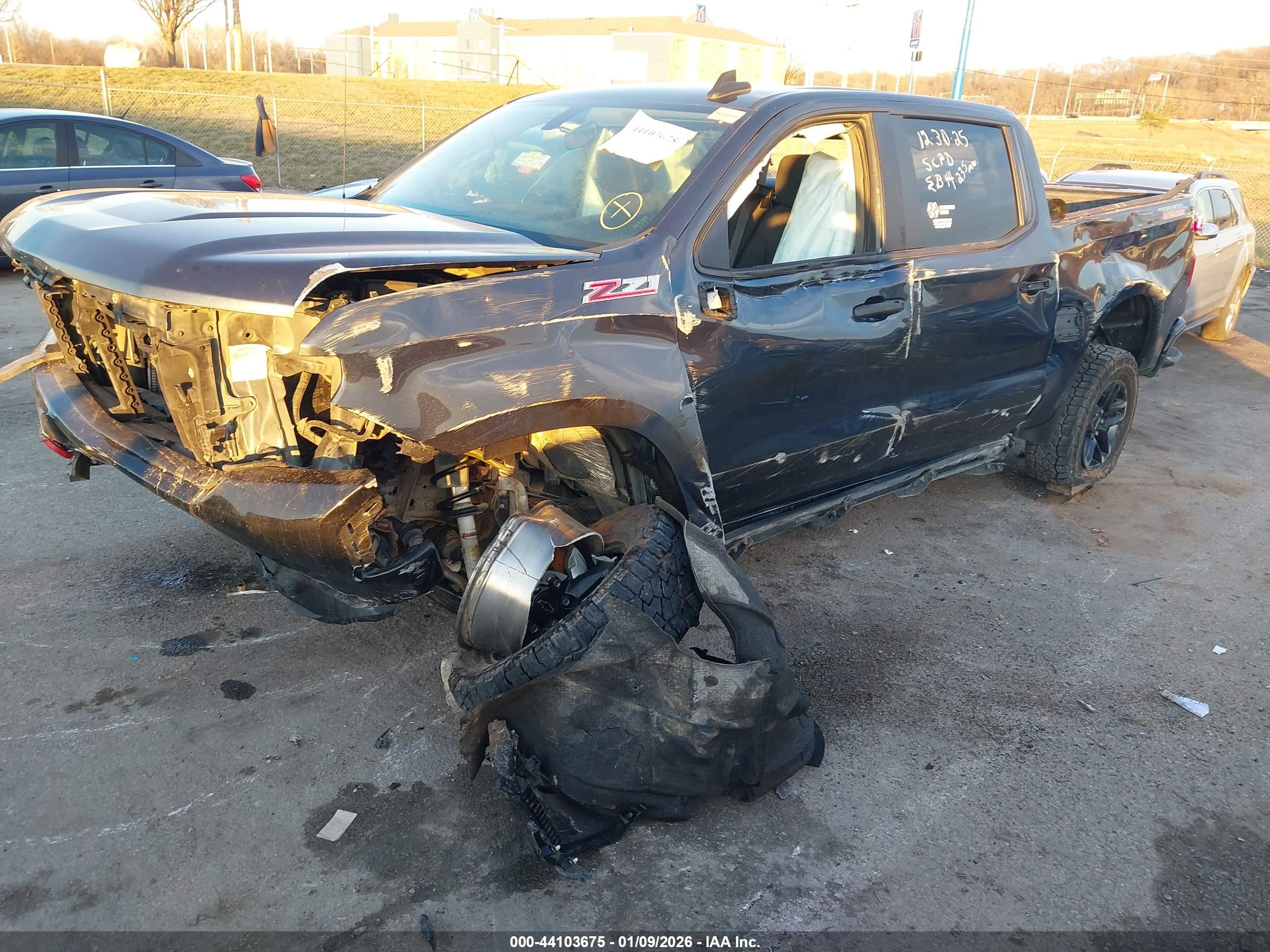 CHEVROLET SILVERADO image 2