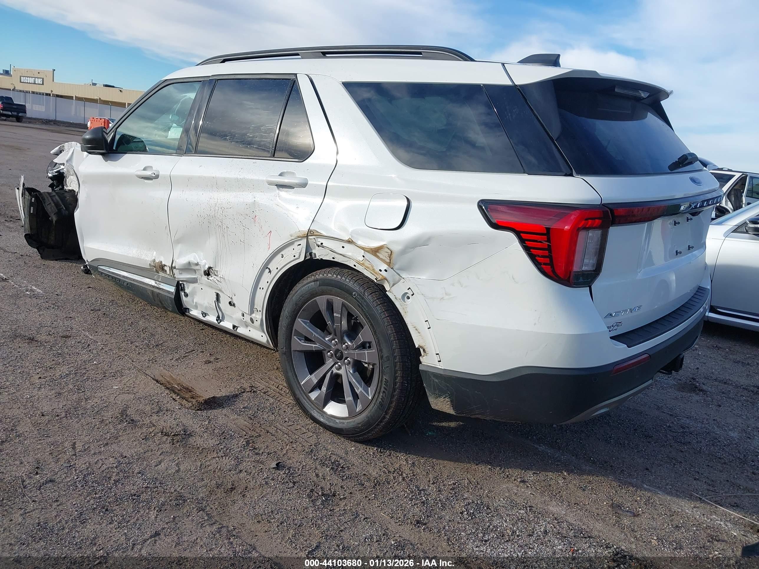 FORD EXPLORER image 3