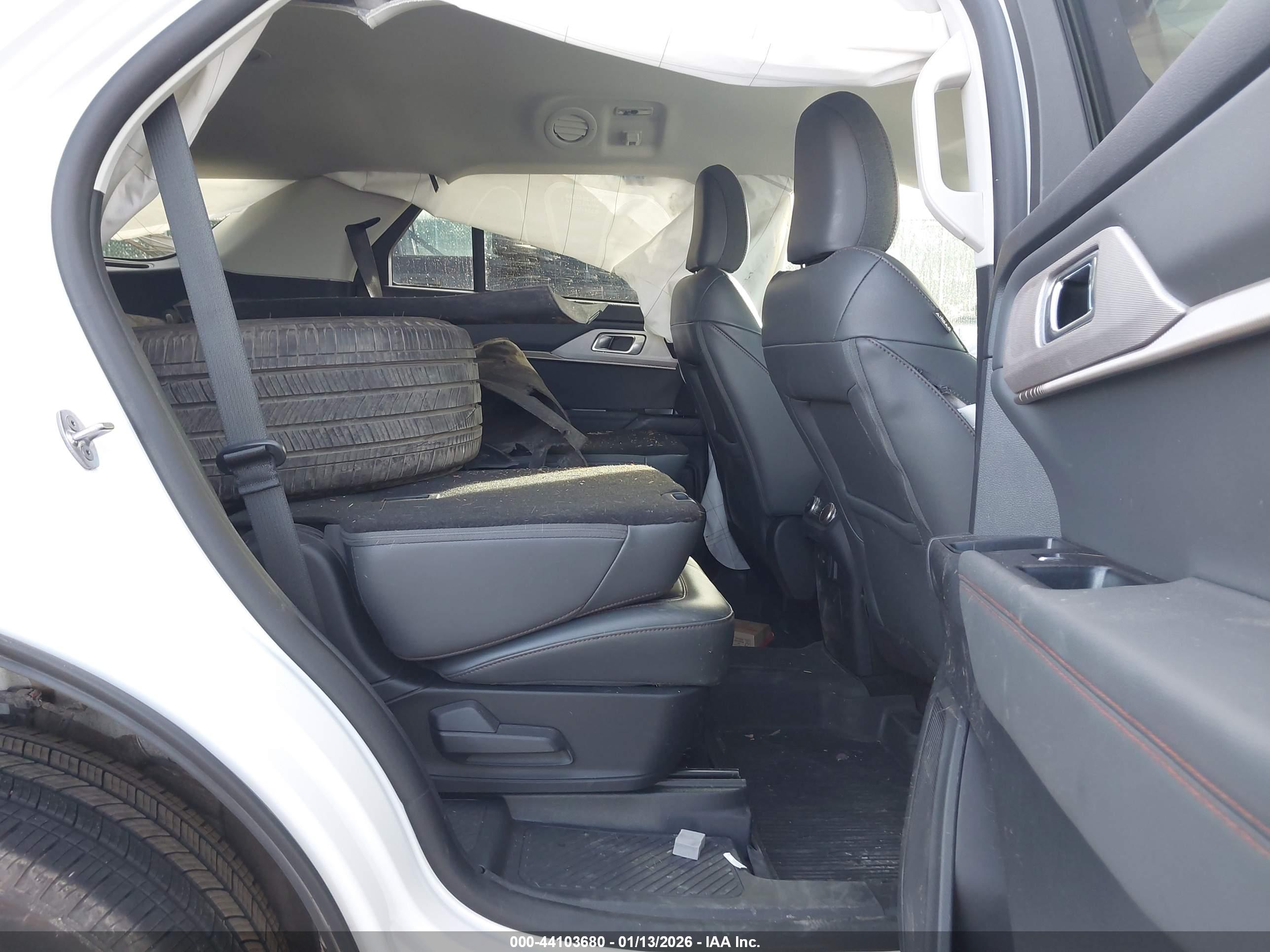 FORD EXPLORER image 8