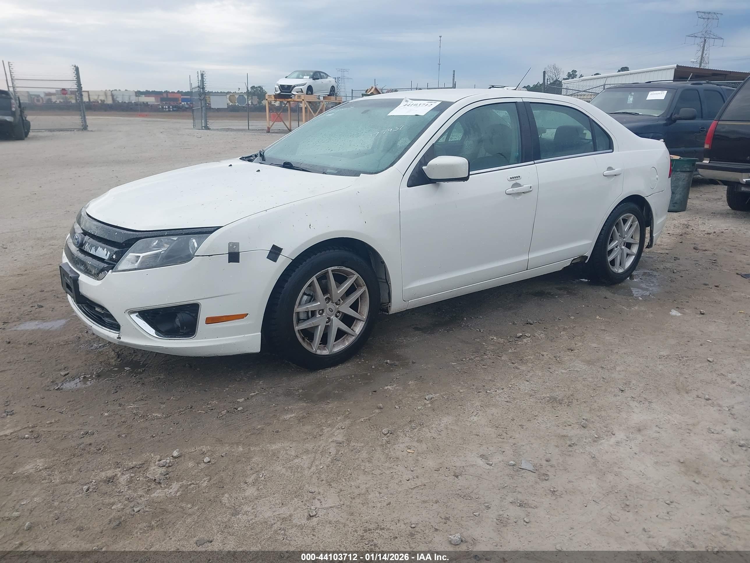 FORD FUSION image 2