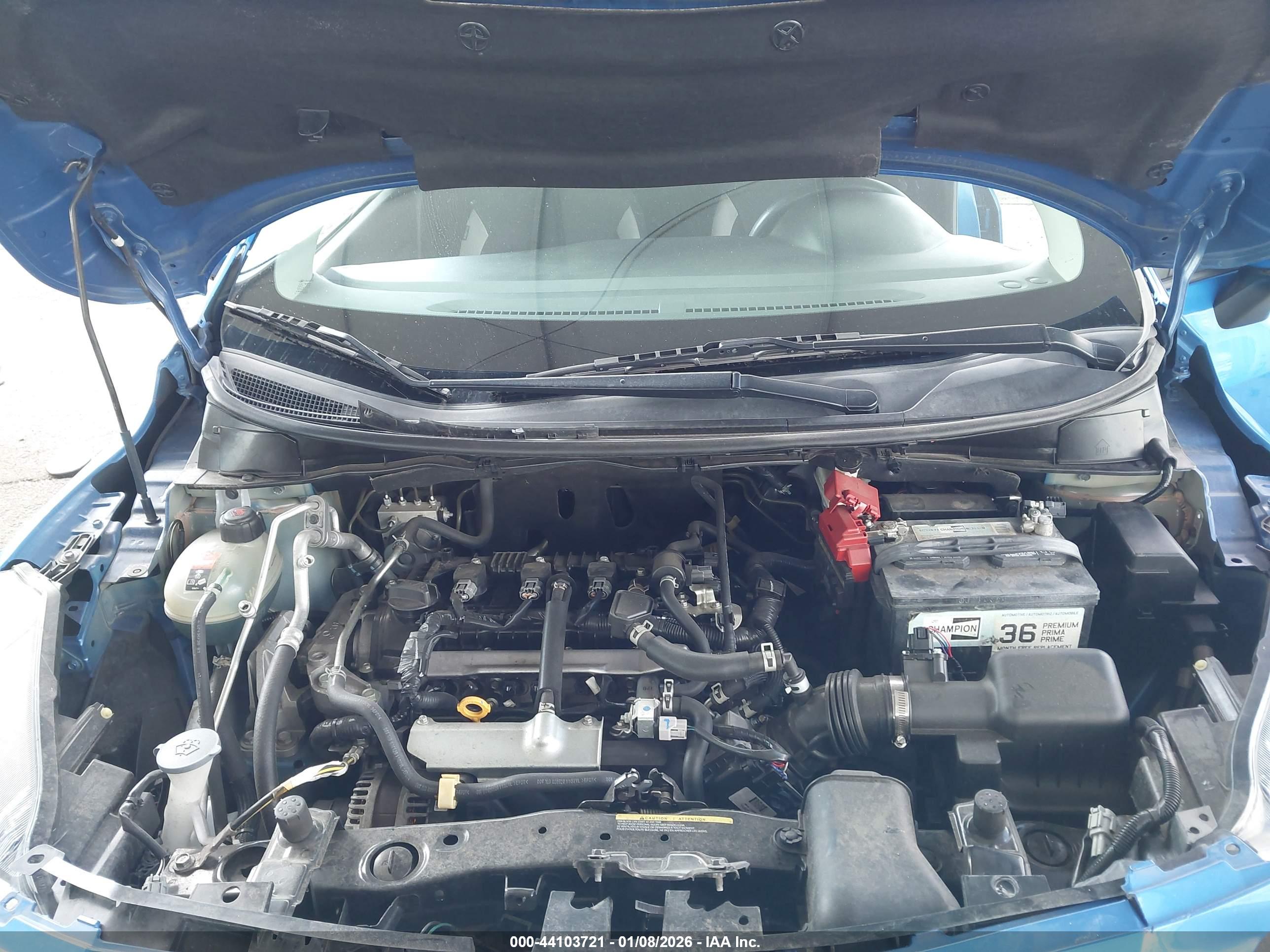 NISSAN VERSA image 10
