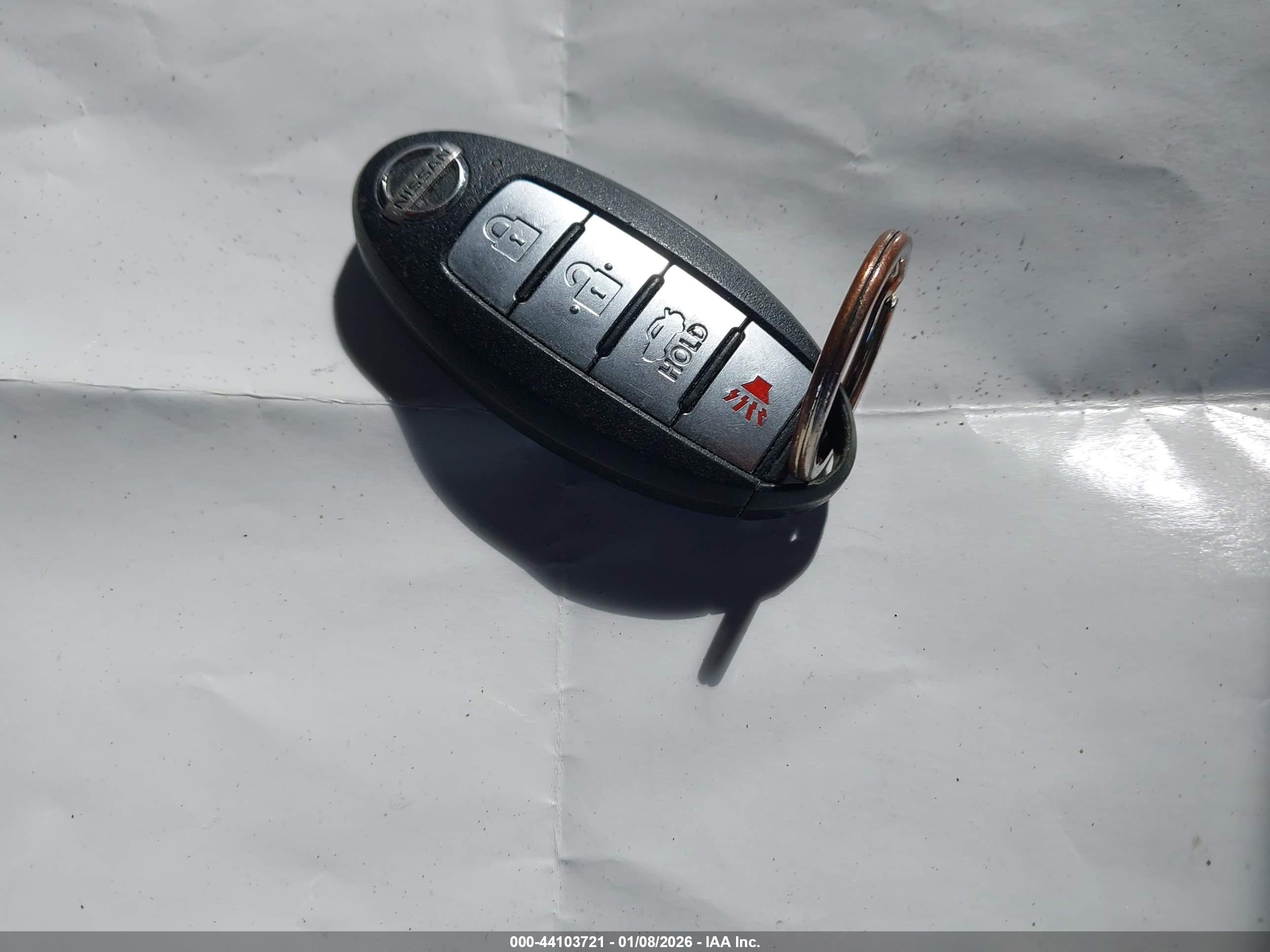 NISSAN VERSA image 11