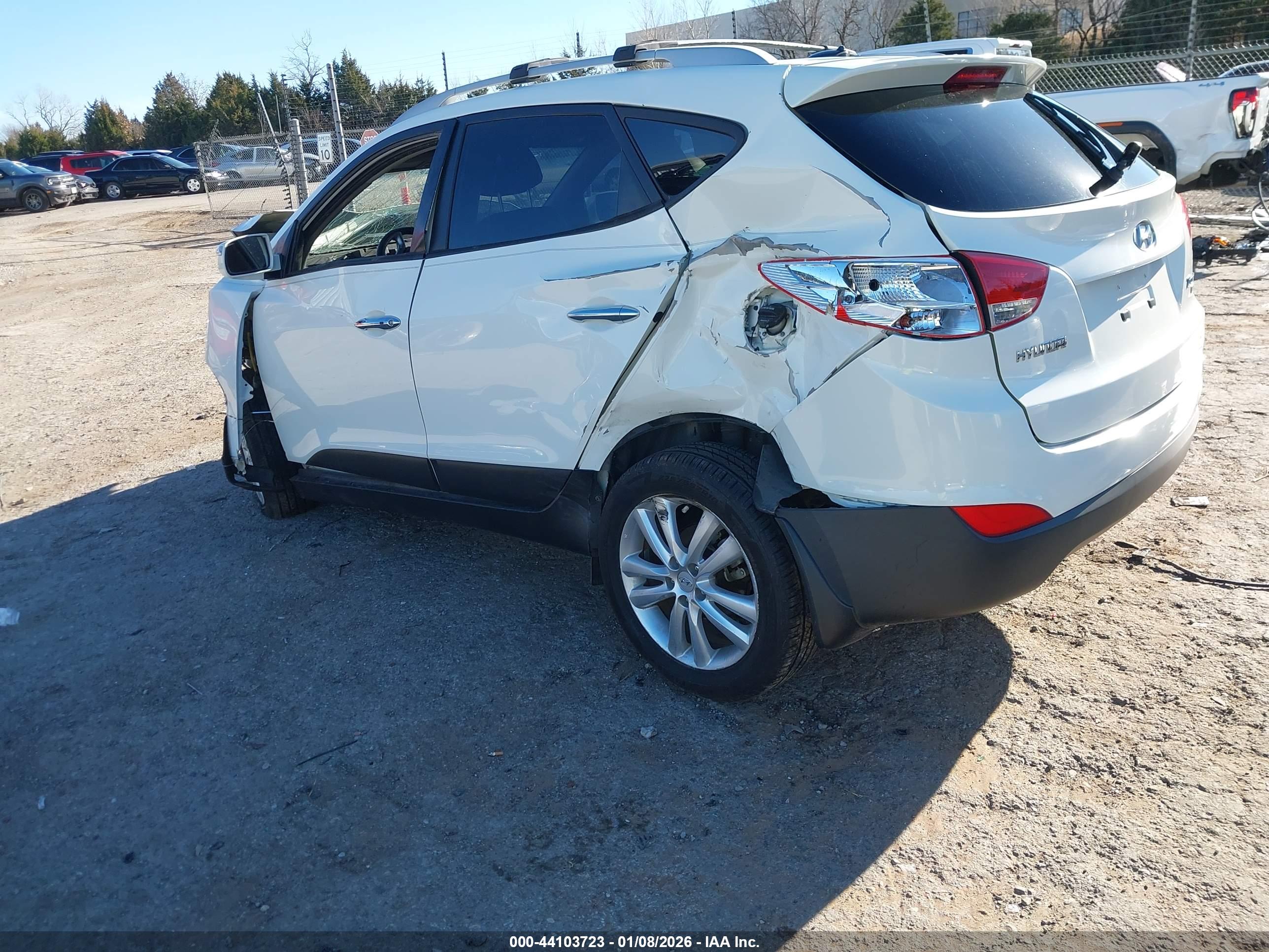 HYUNDAI TUCSON image 3