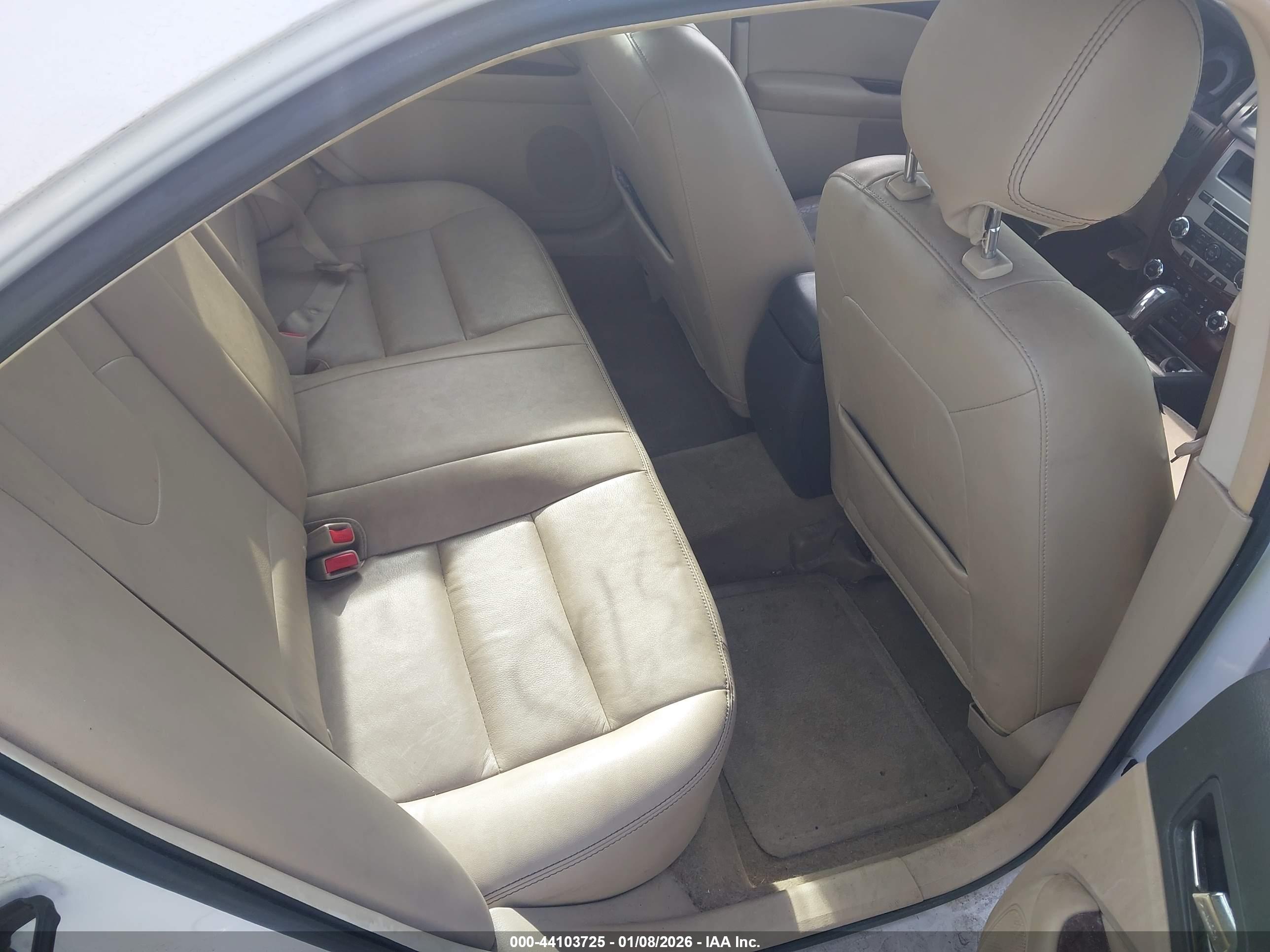 FORD FUSION image 8