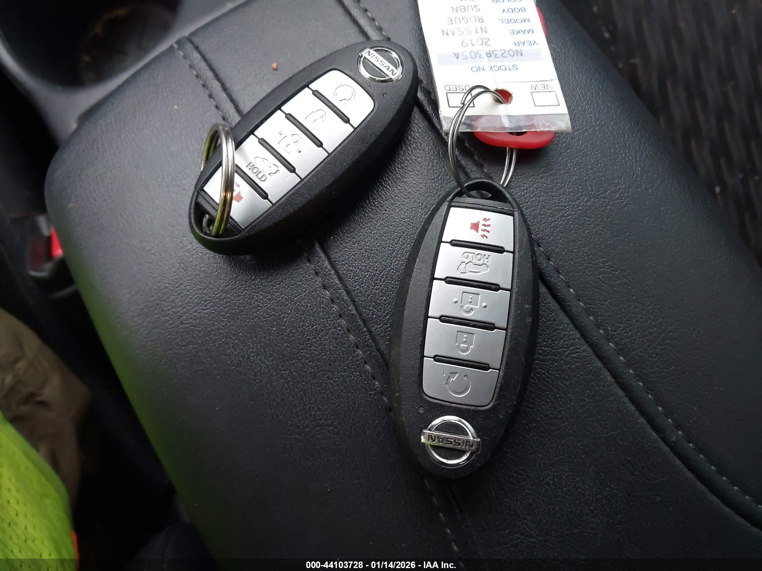 NISSAN ROGUE image 11