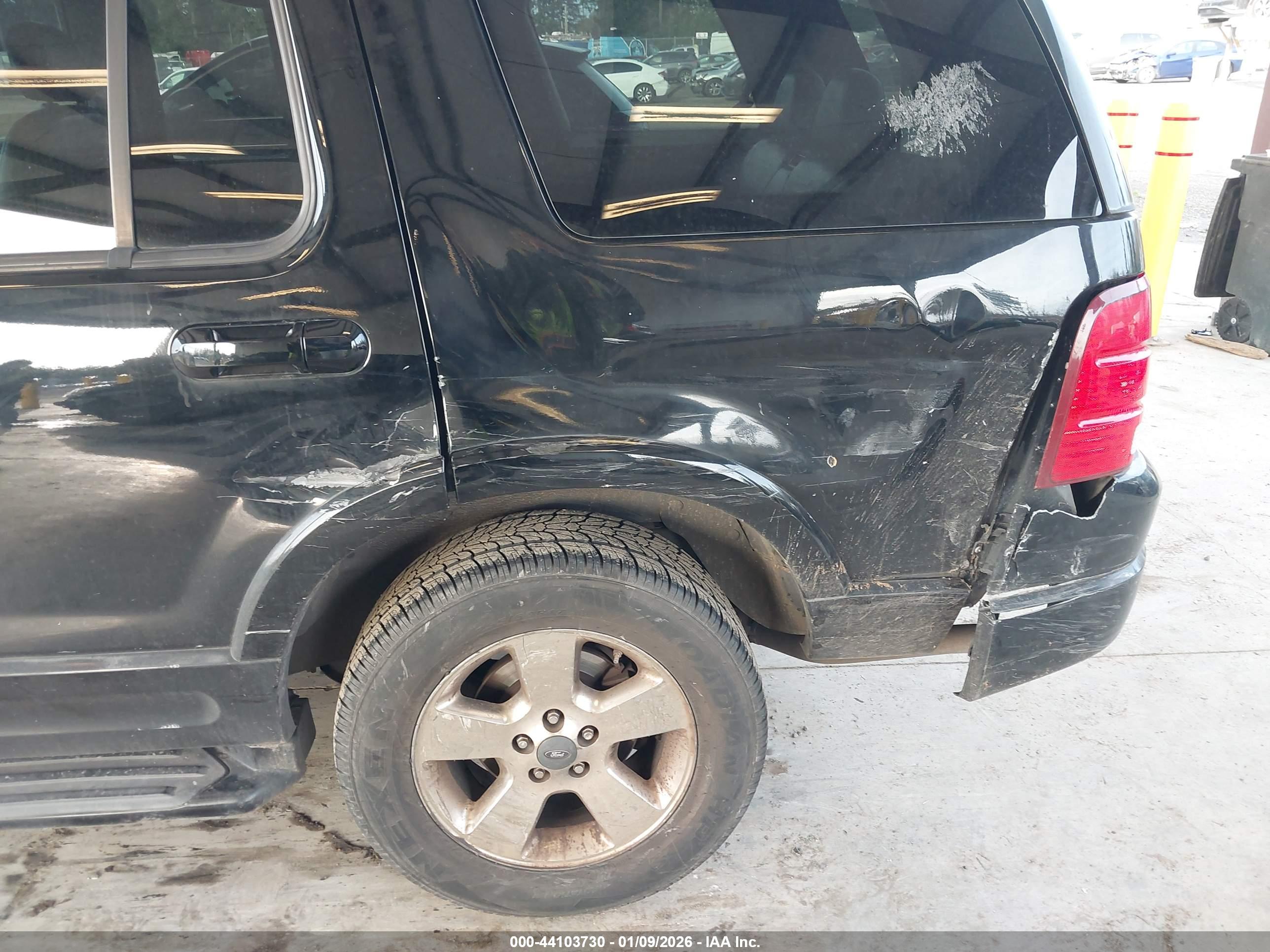 FORD EXPLORER image 6