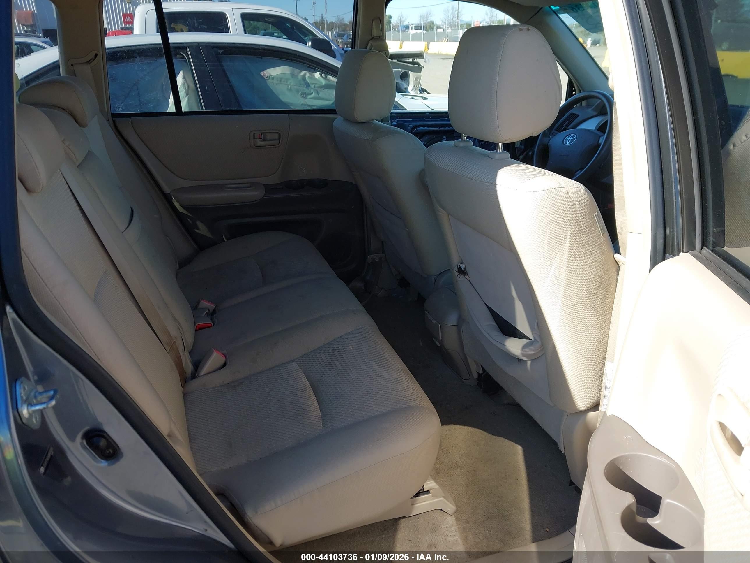 TOYOTA HIGHLANDER image 8