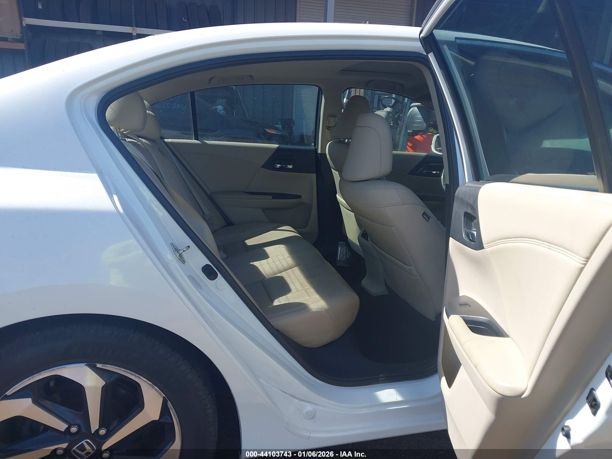 HONDA ACCORD image 8