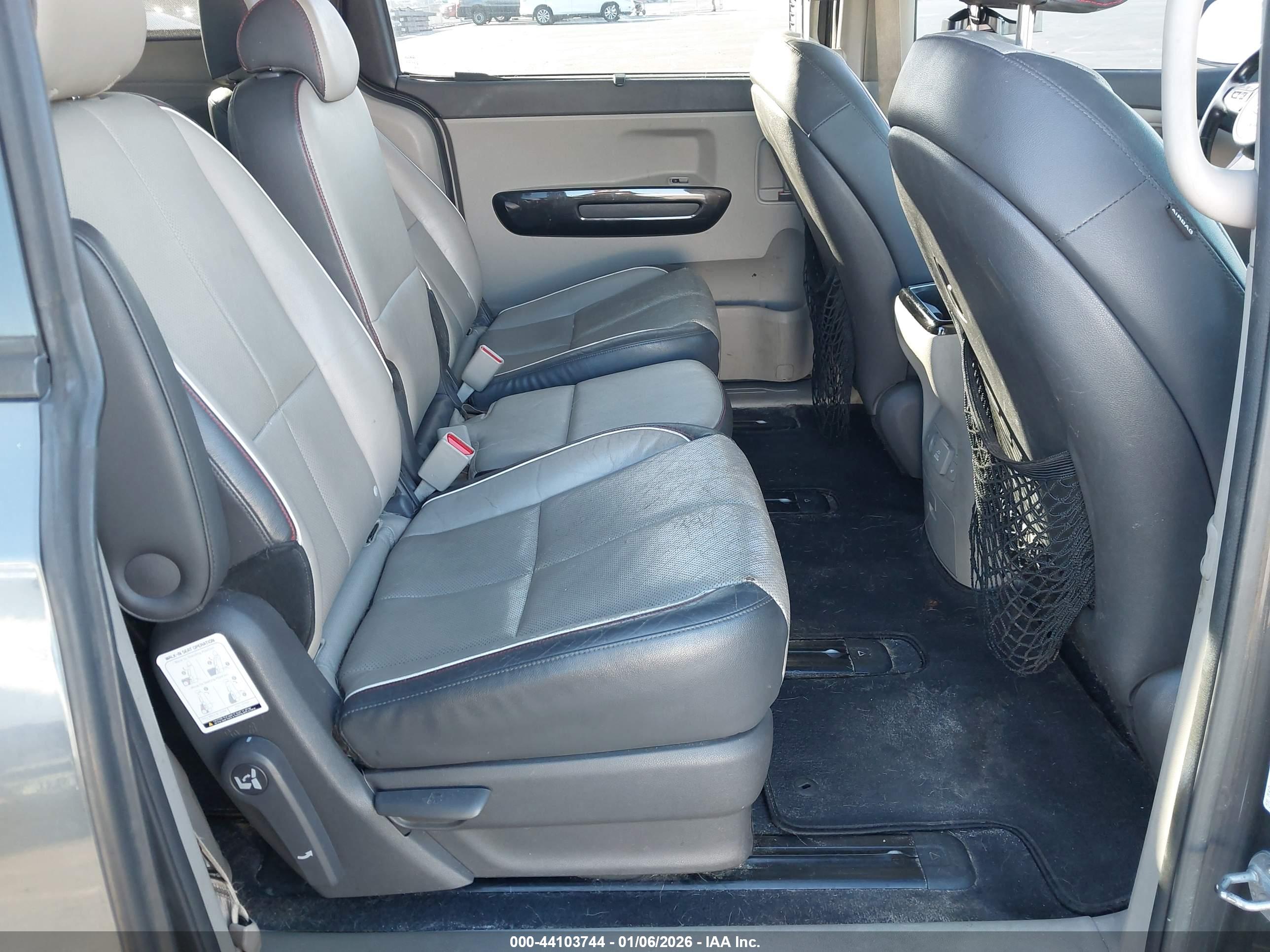 KIA SEDONA image 8