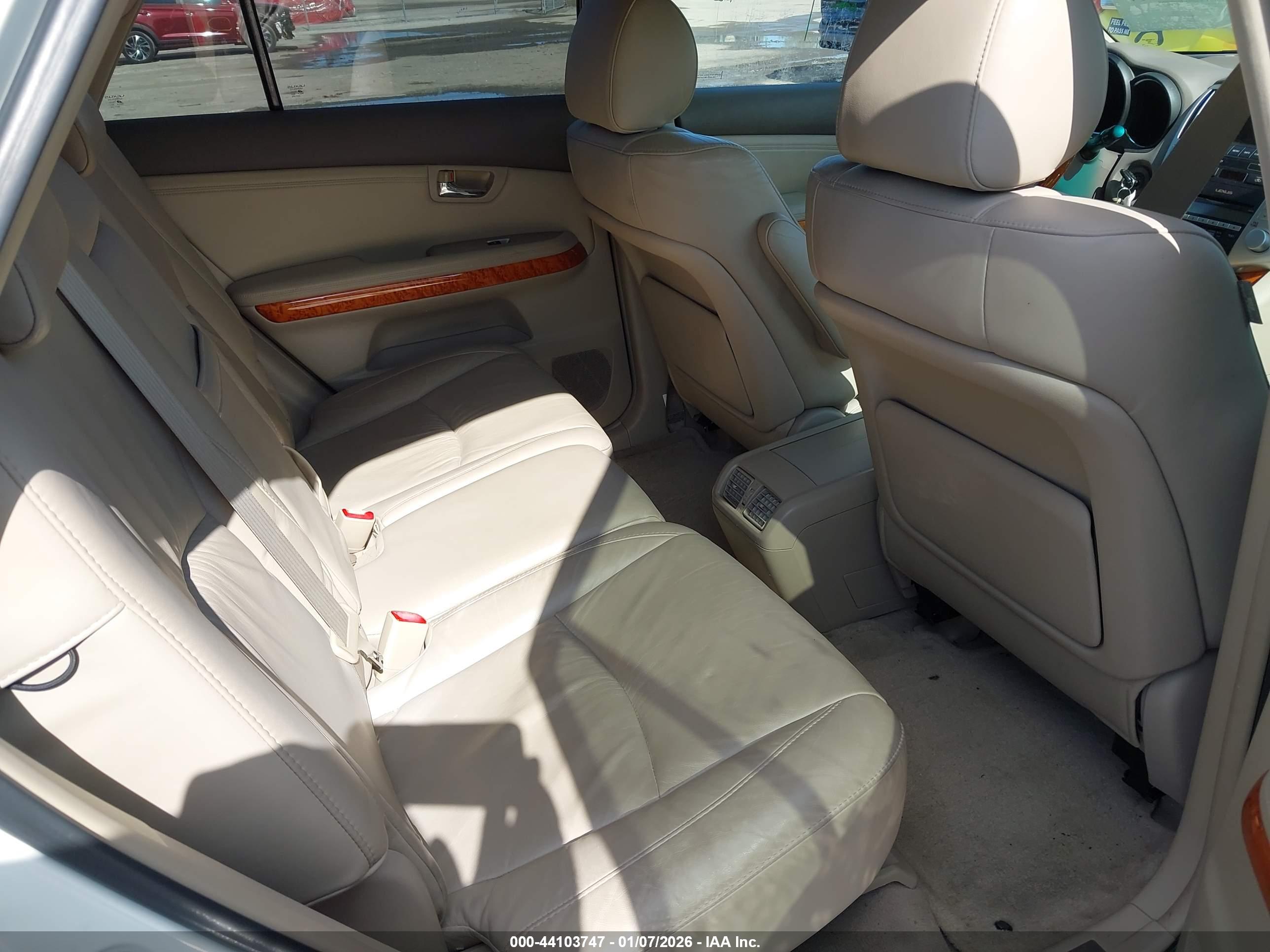 LEXUS RX image 8