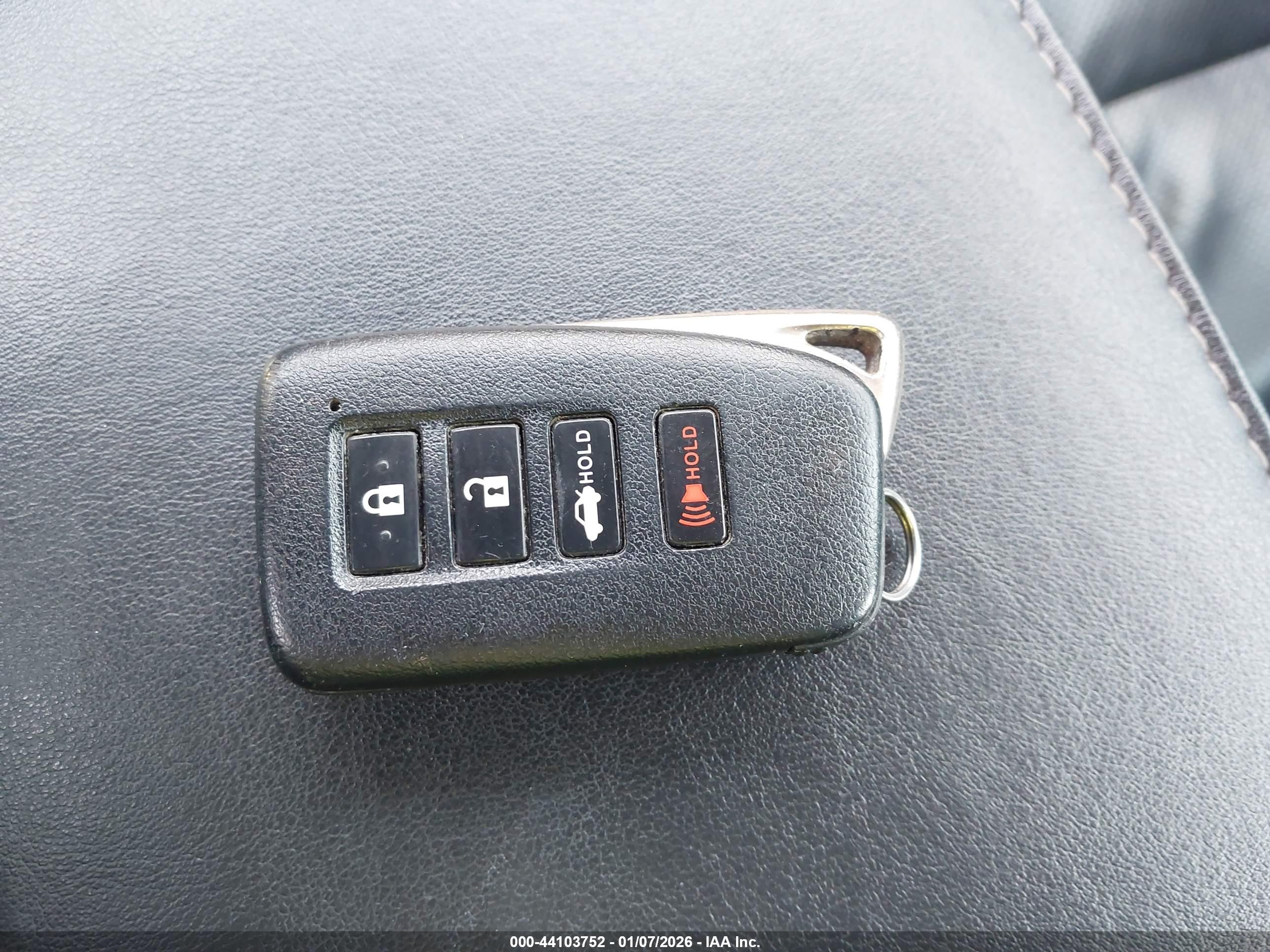 LEXUS ES image 11