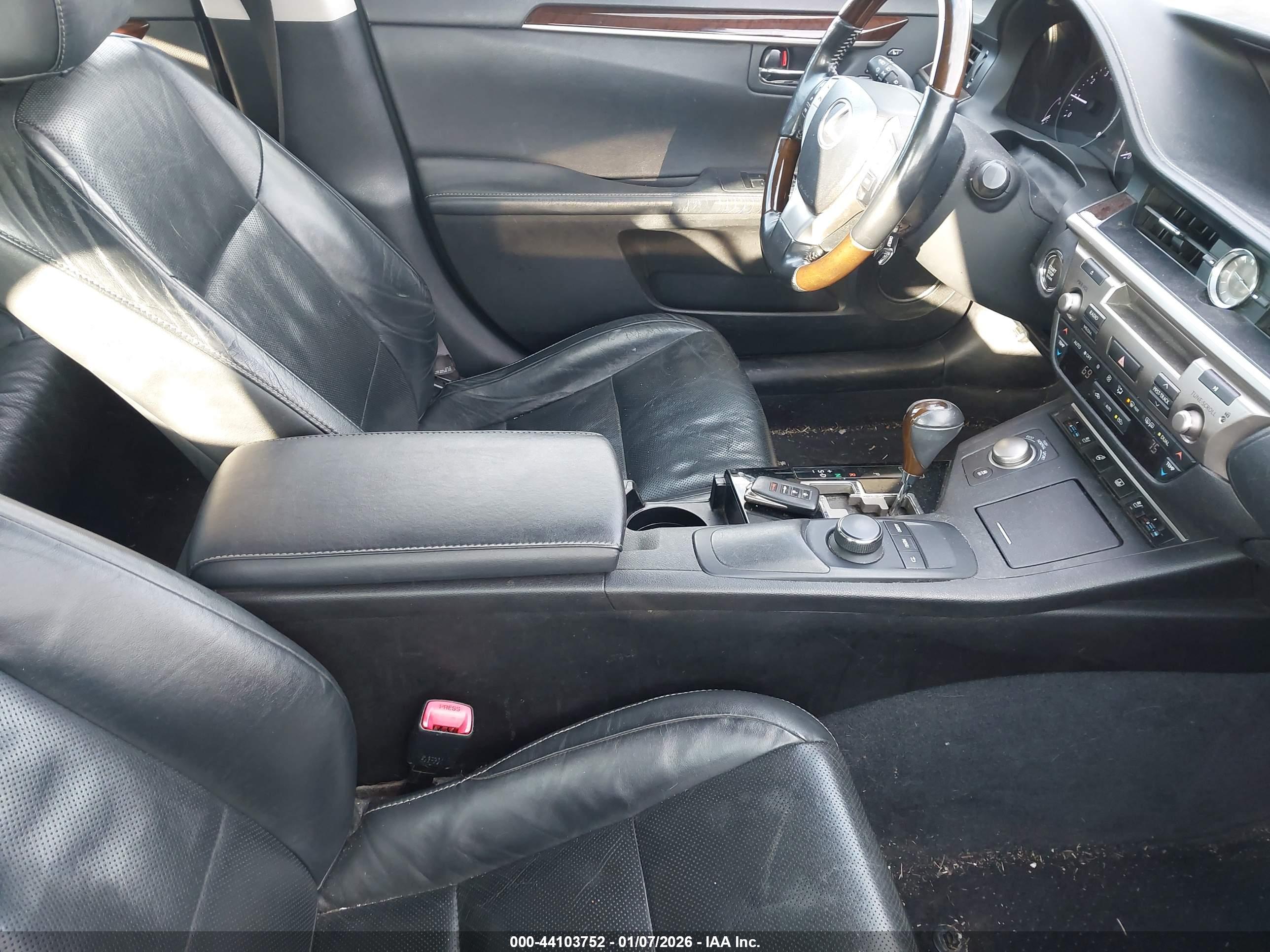 LEXUS ES image 5