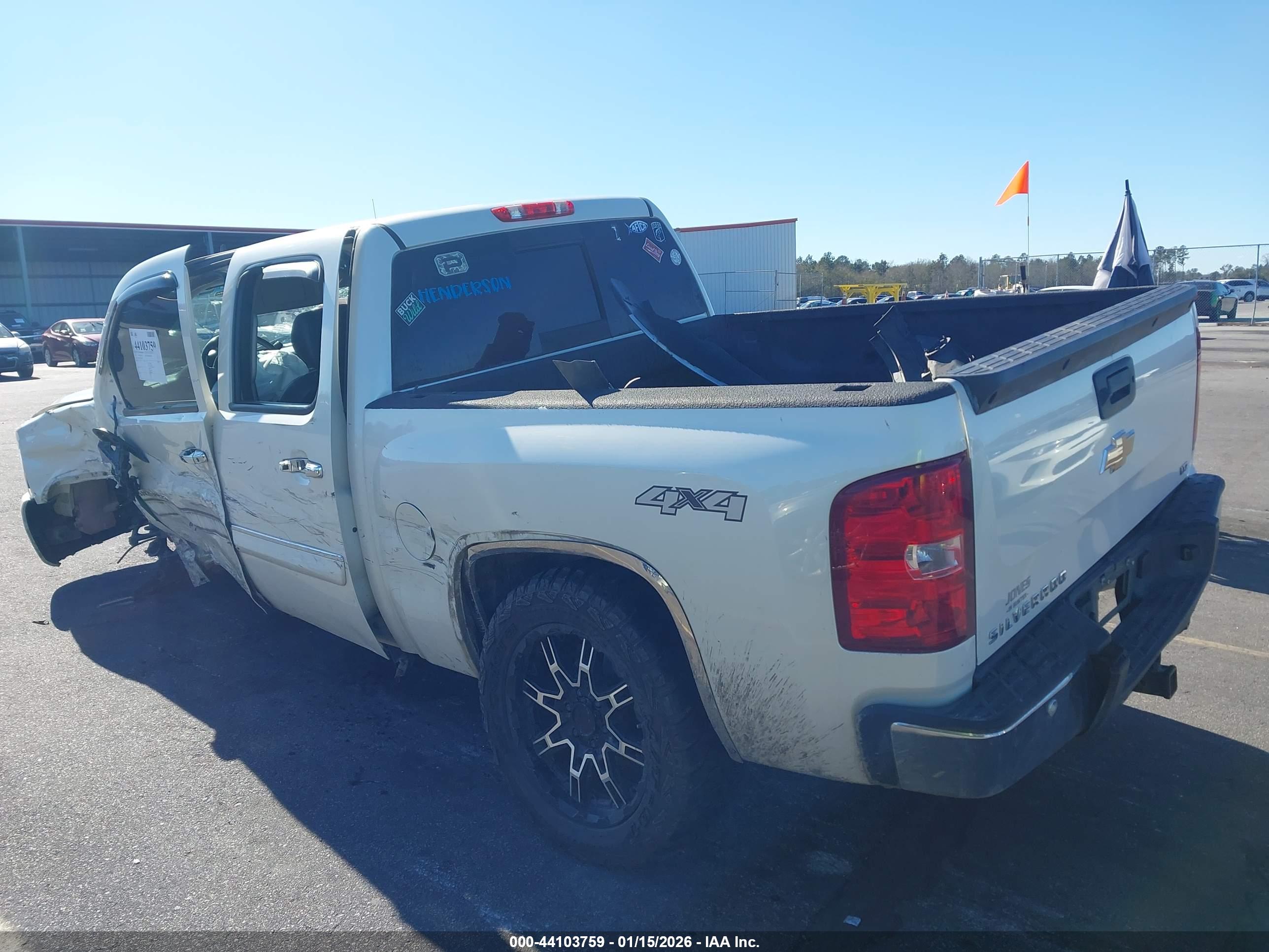 CHEVROLET SILVERADO image 3