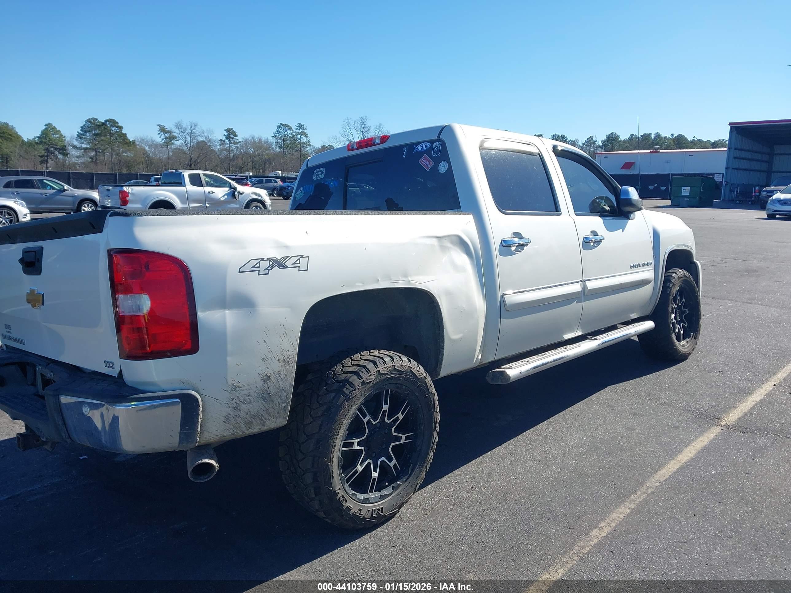 CHEVROLET SILVERADO image 4