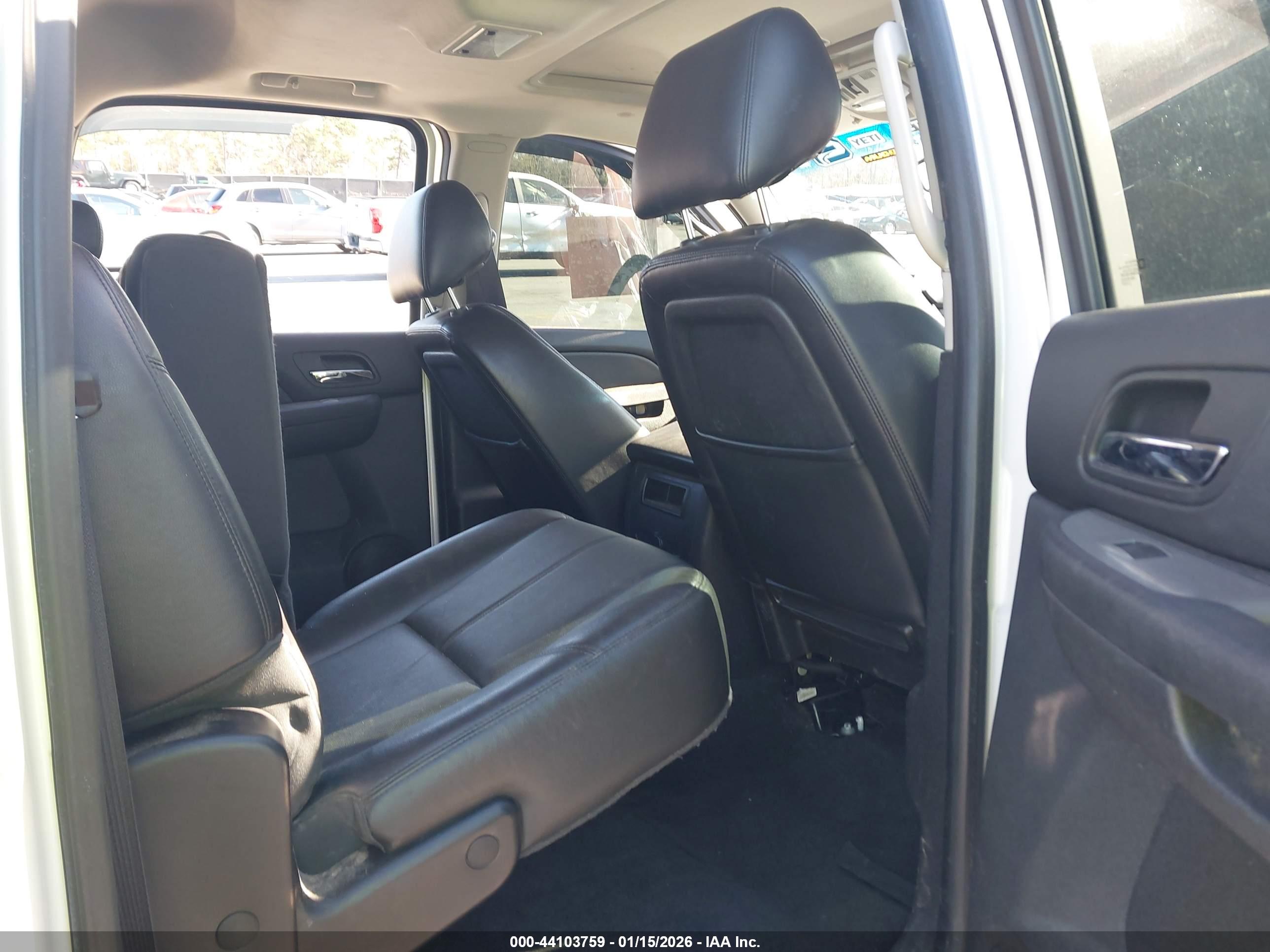 CHEVROLET SILVERADO image 8