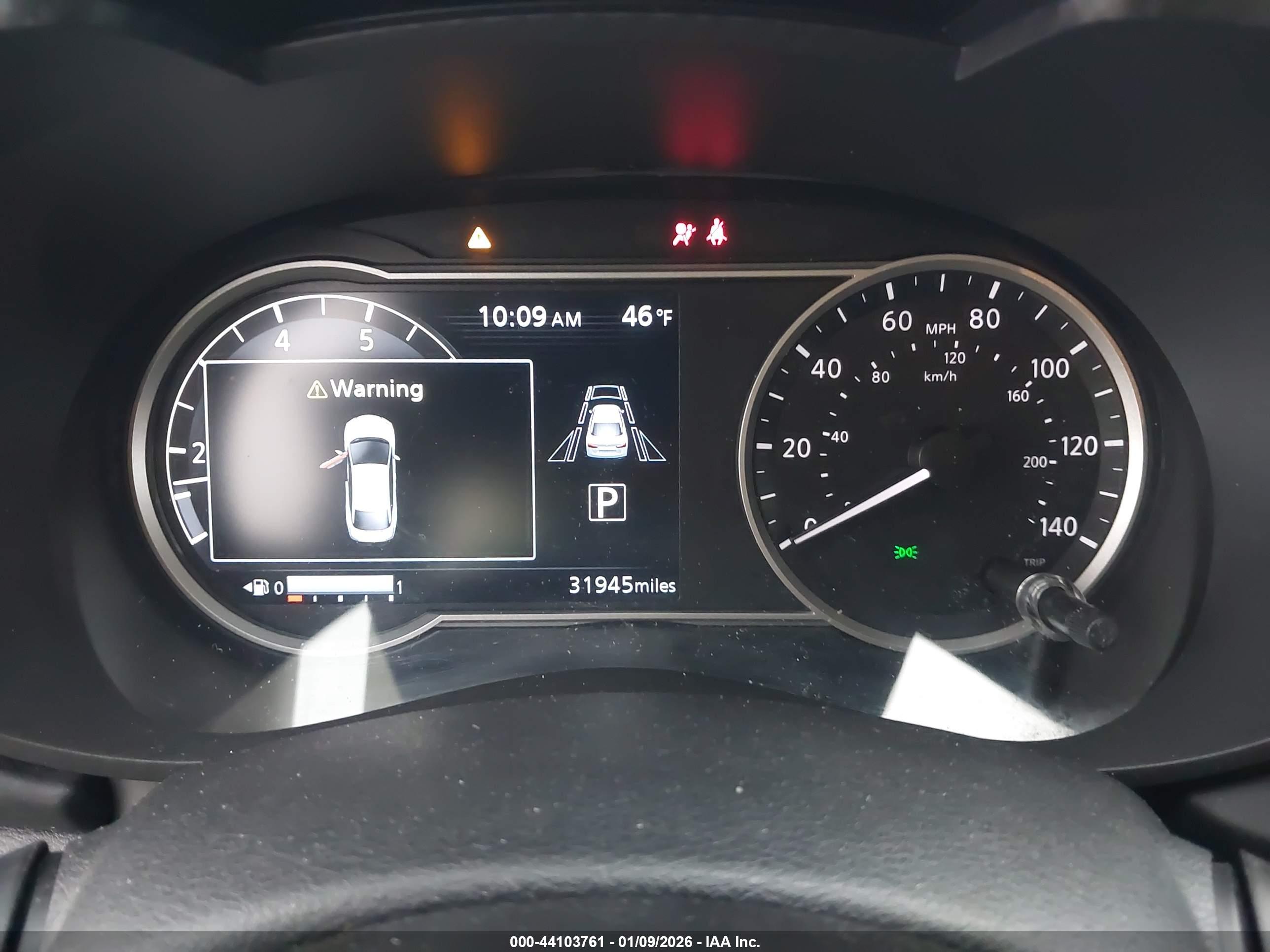 NISSAN VERSA image 7