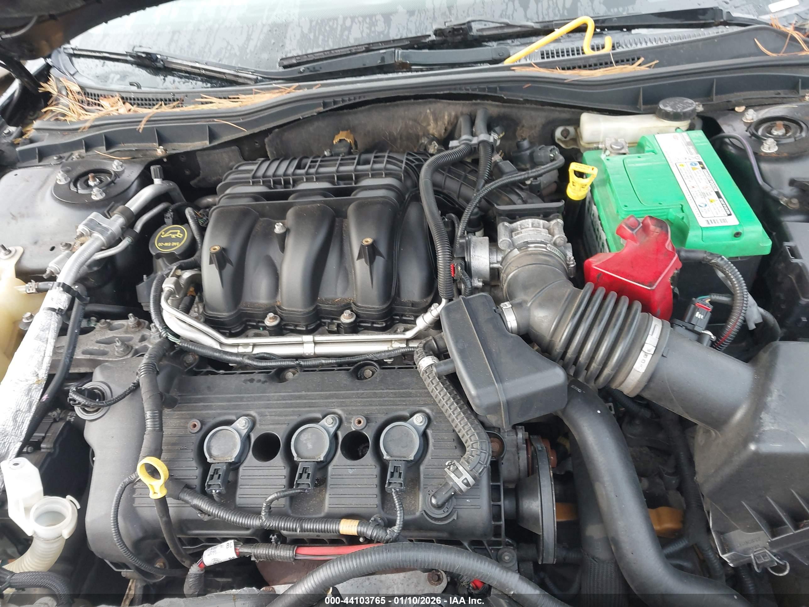 FORD FUSION image 10