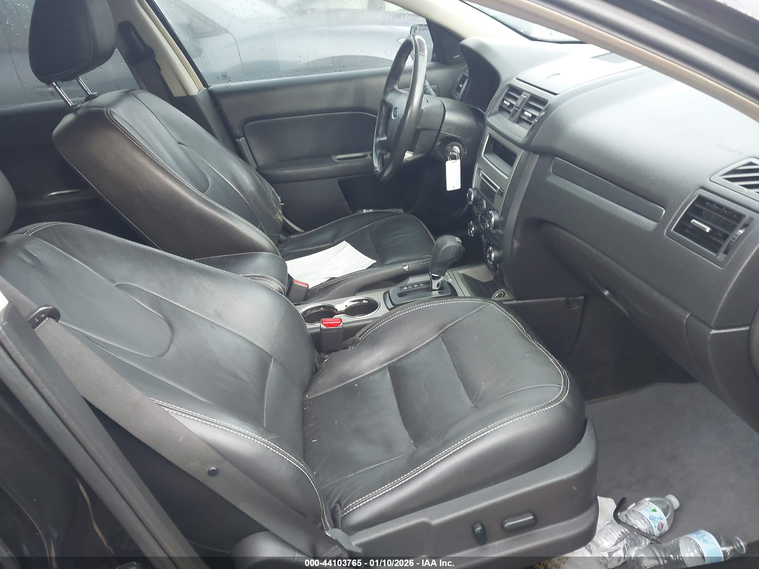 FORD FUSION image 5