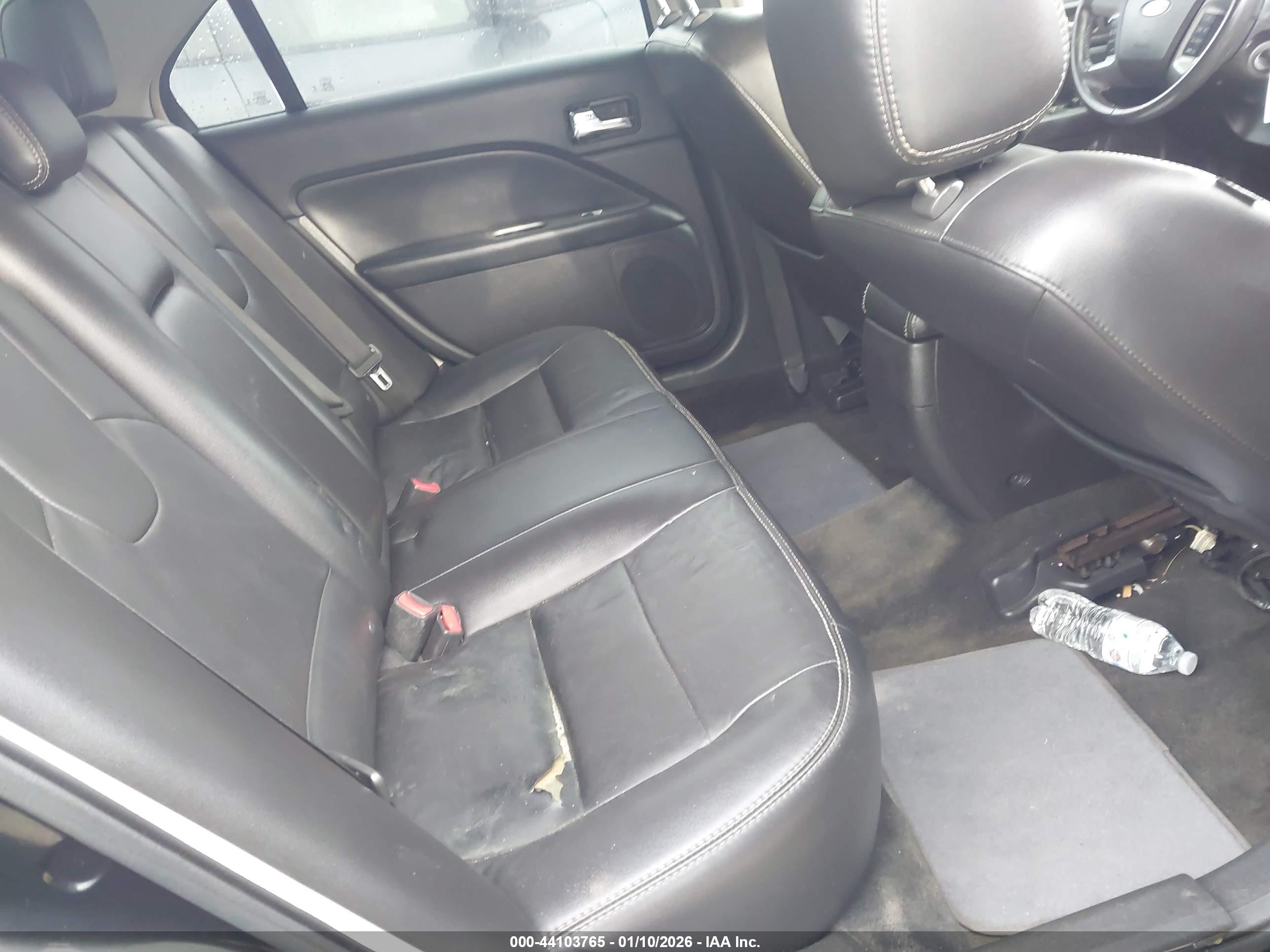 FORD FUSION image 8