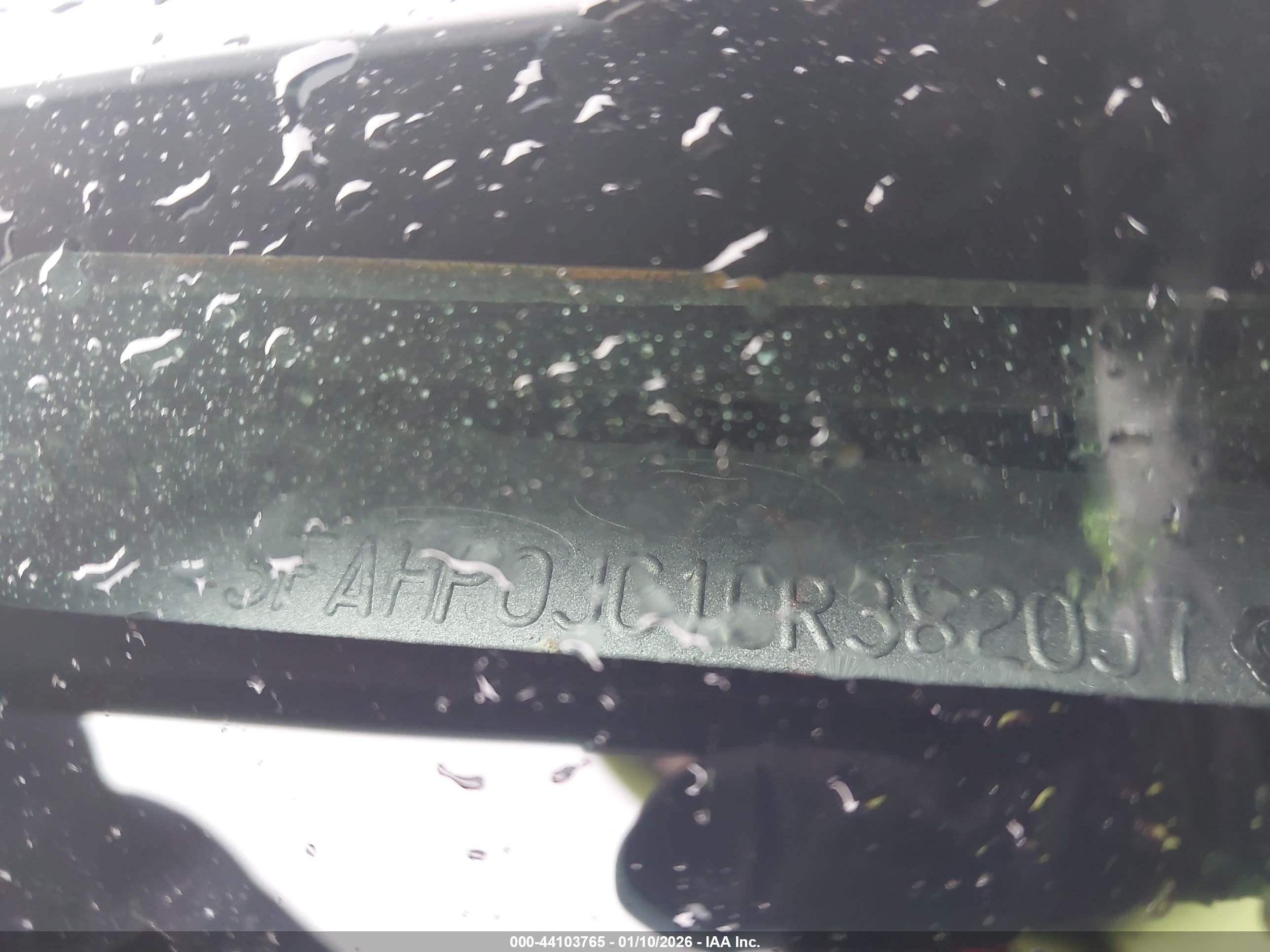 FORD FUSION image 9