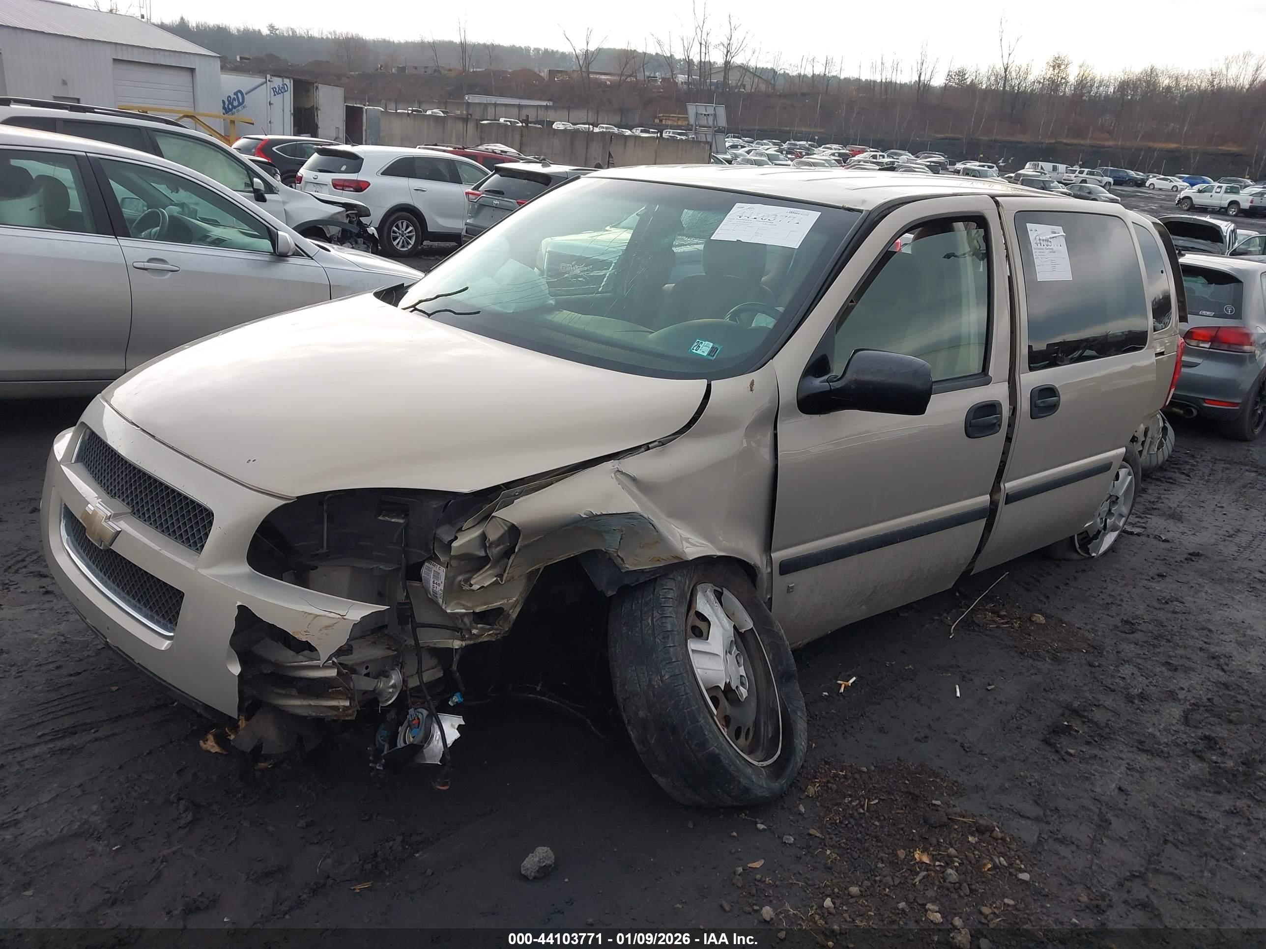 CHEVROLET UPLANDER image 2