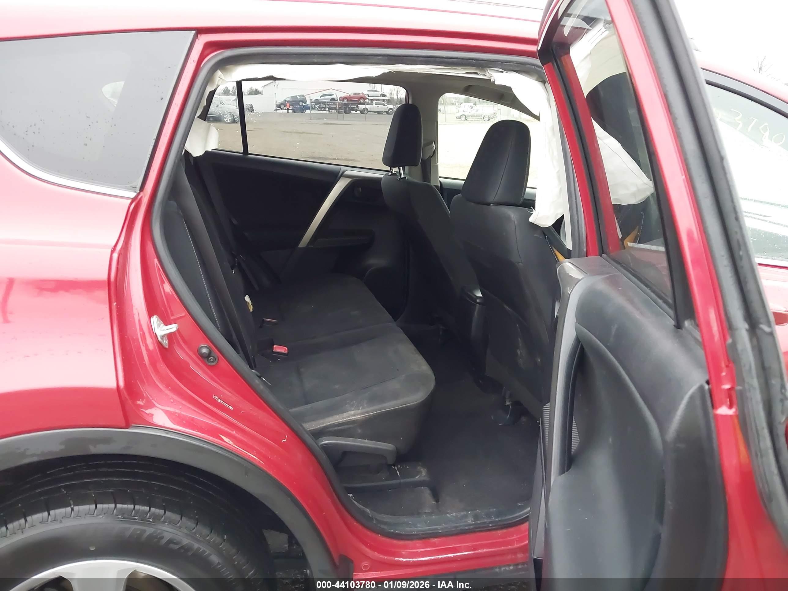 TOYOTA RAV4 image 8