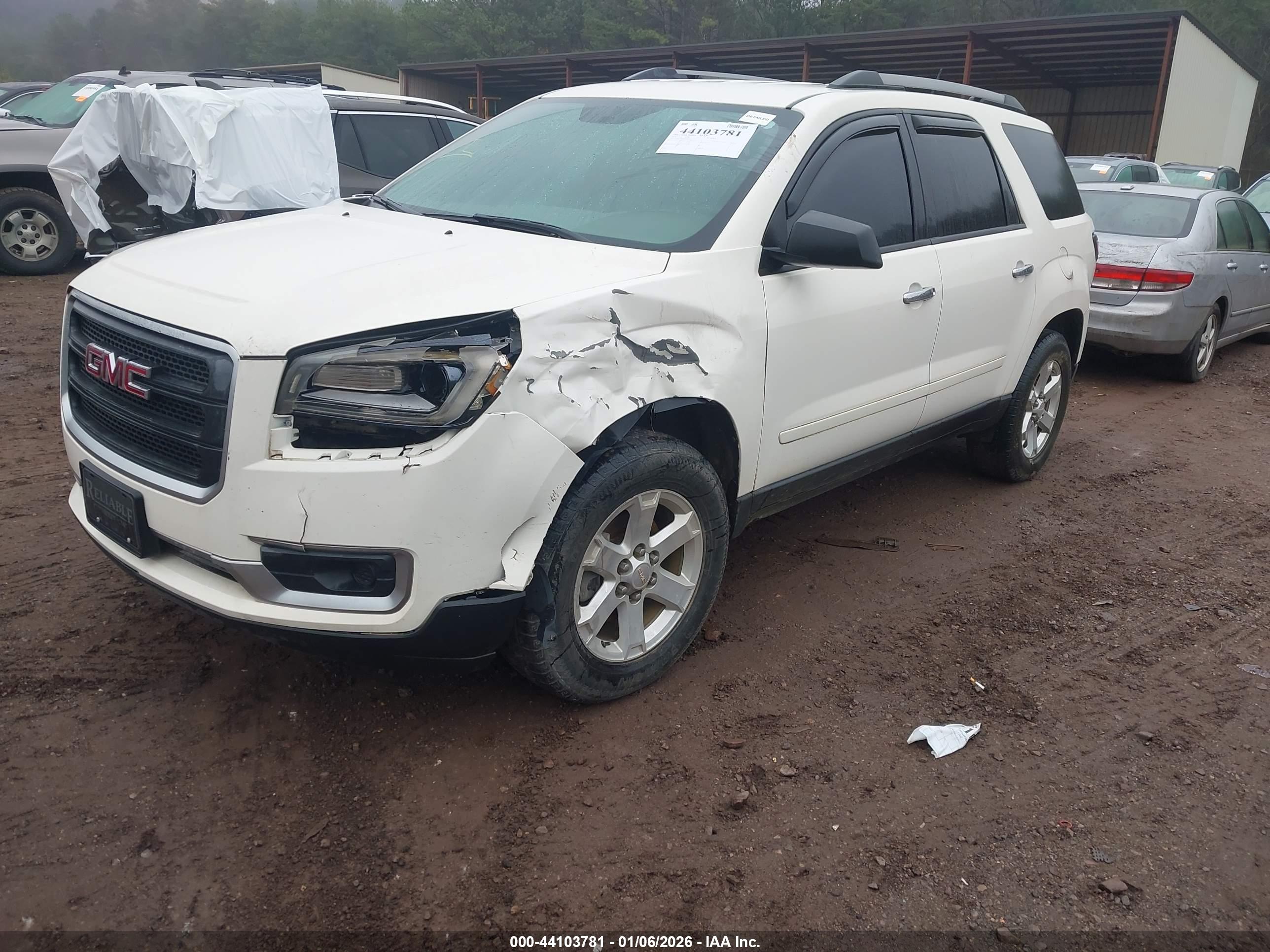 GMC ACADIA image 2