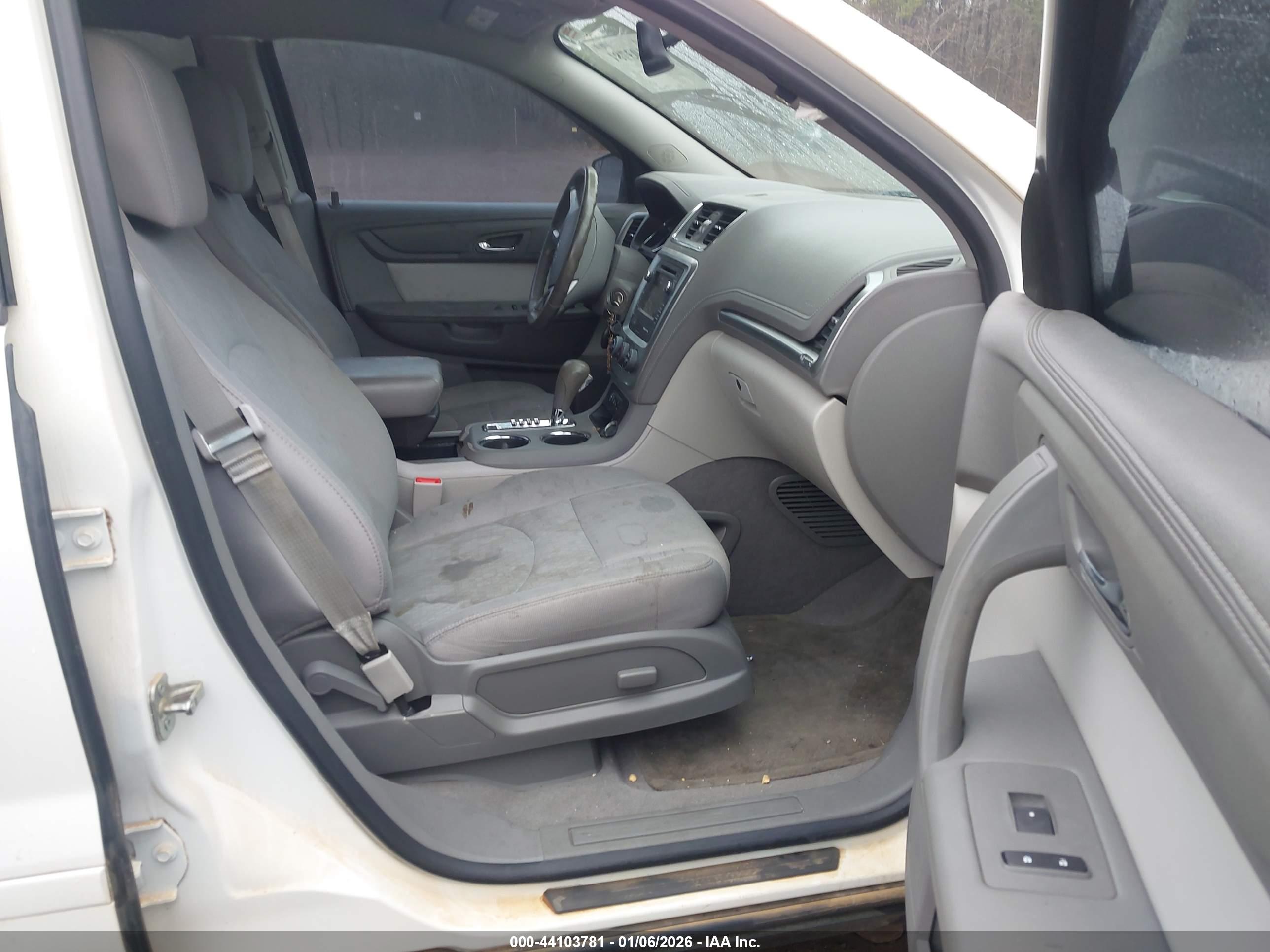GMC ACADIA image 5