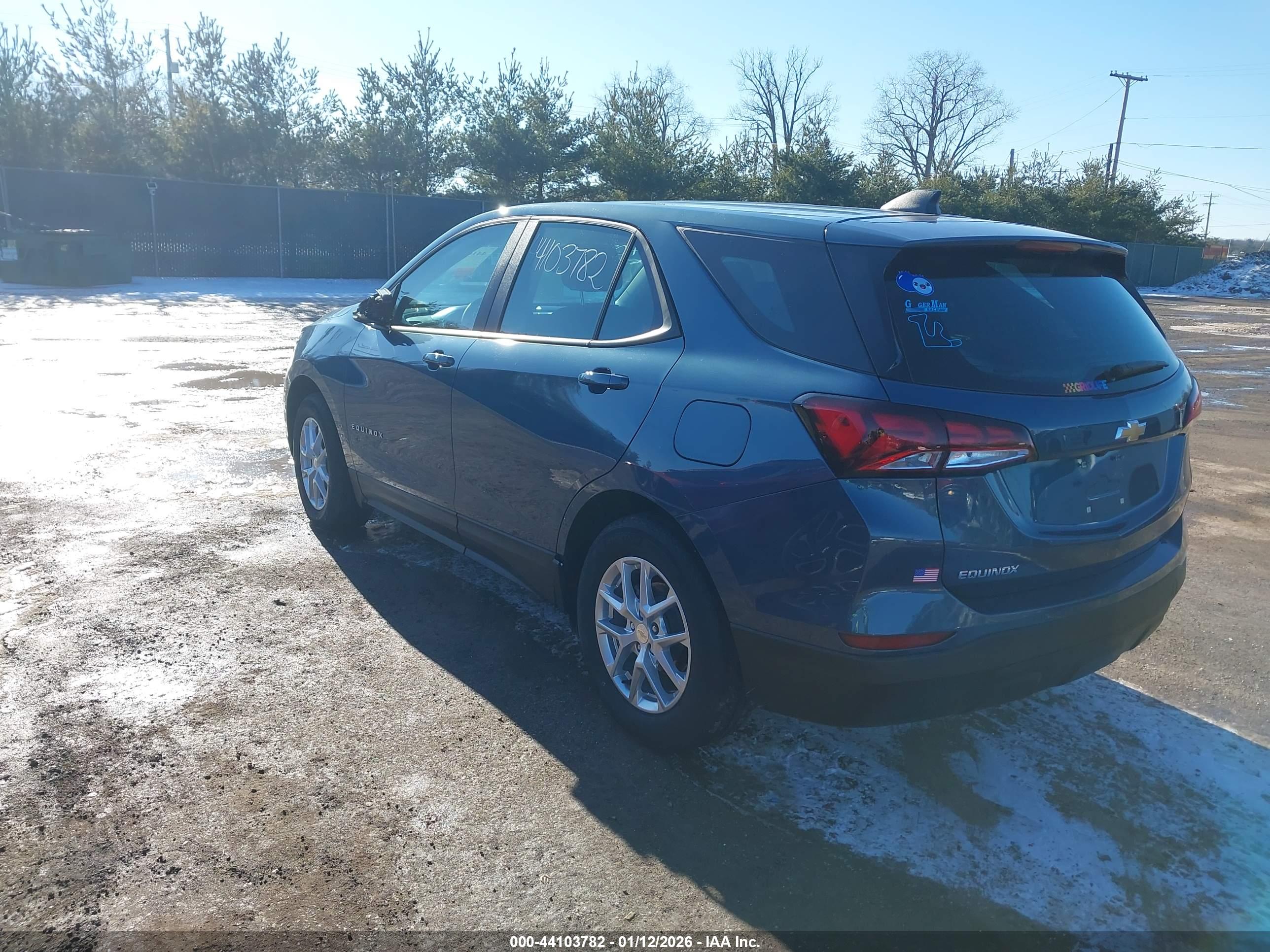 CHEVROLET EQUINOX image 3