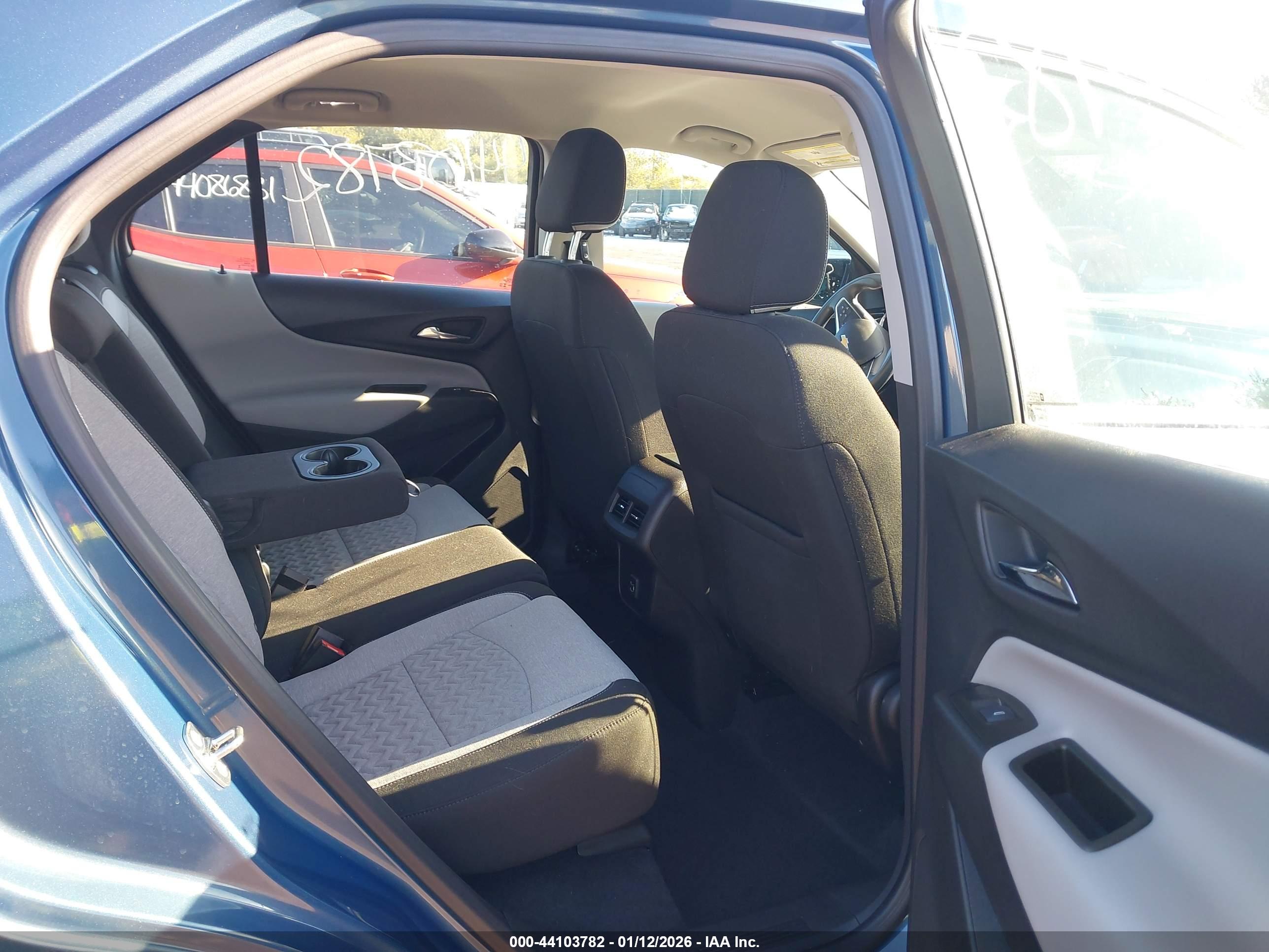 CHEVROLET EQUINOX image 8