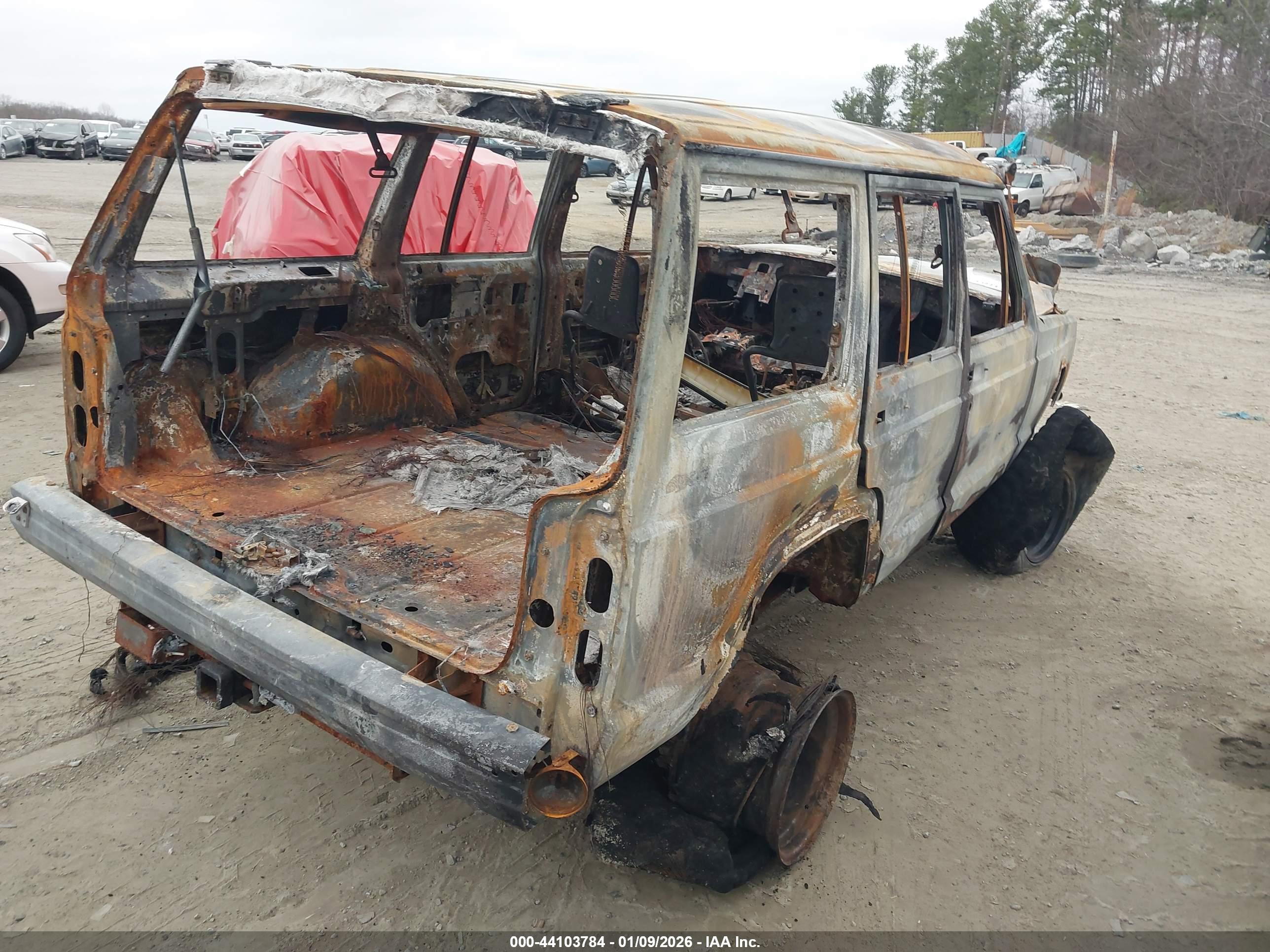 JEEP CHEROKEE image 4