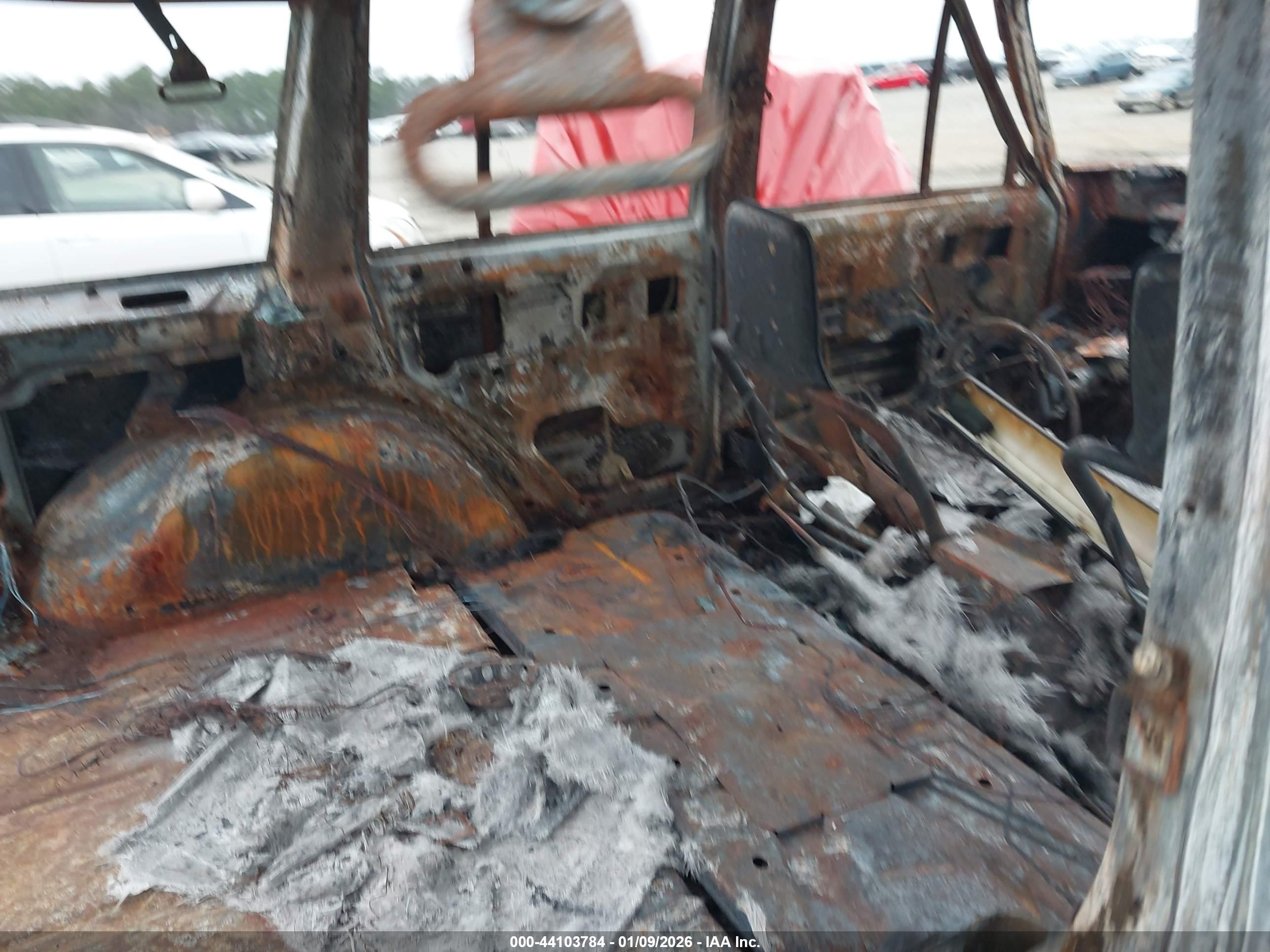JEEP CHEROKEE image 8