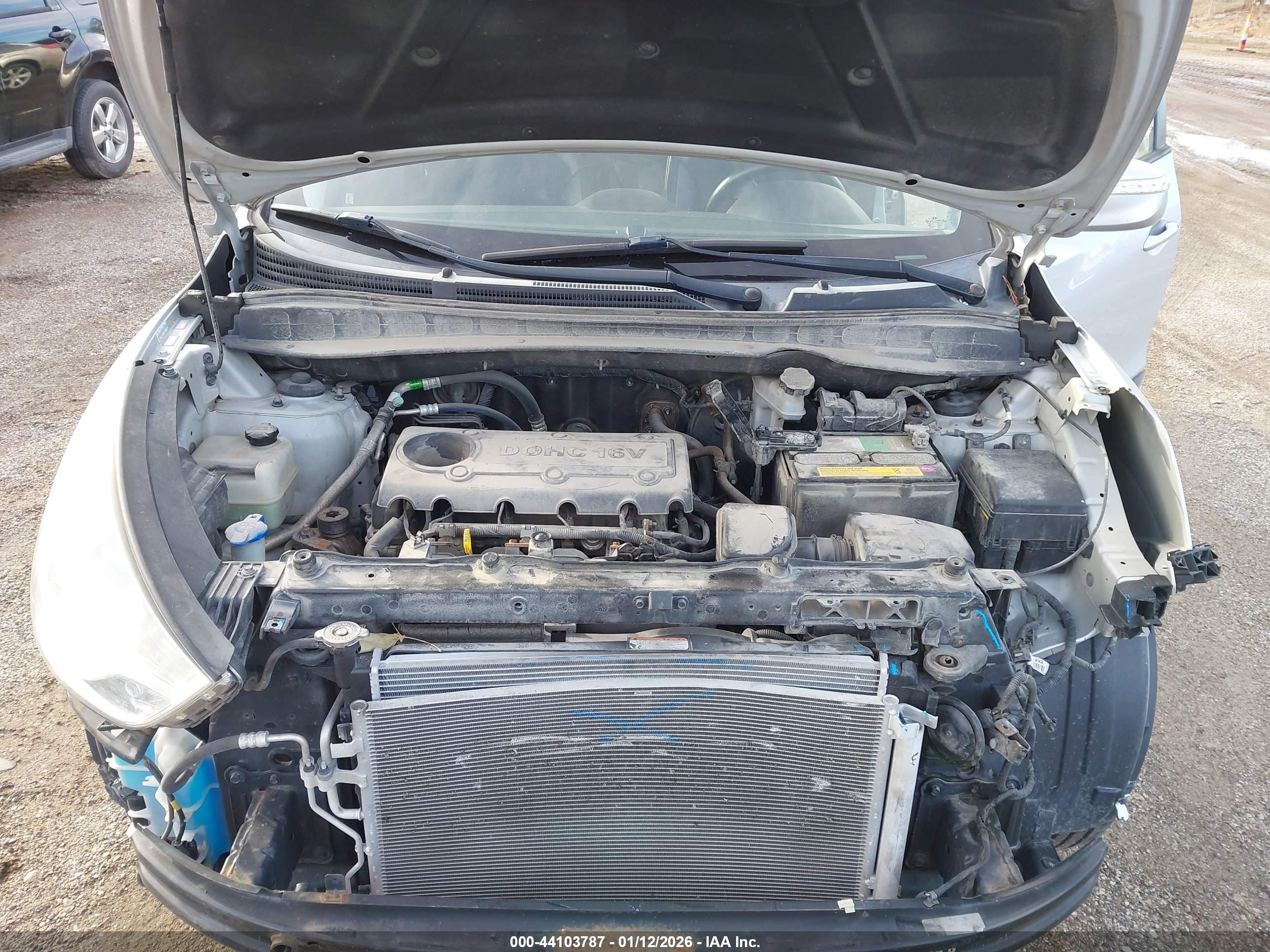 HYUNDAI TUCSON image 10